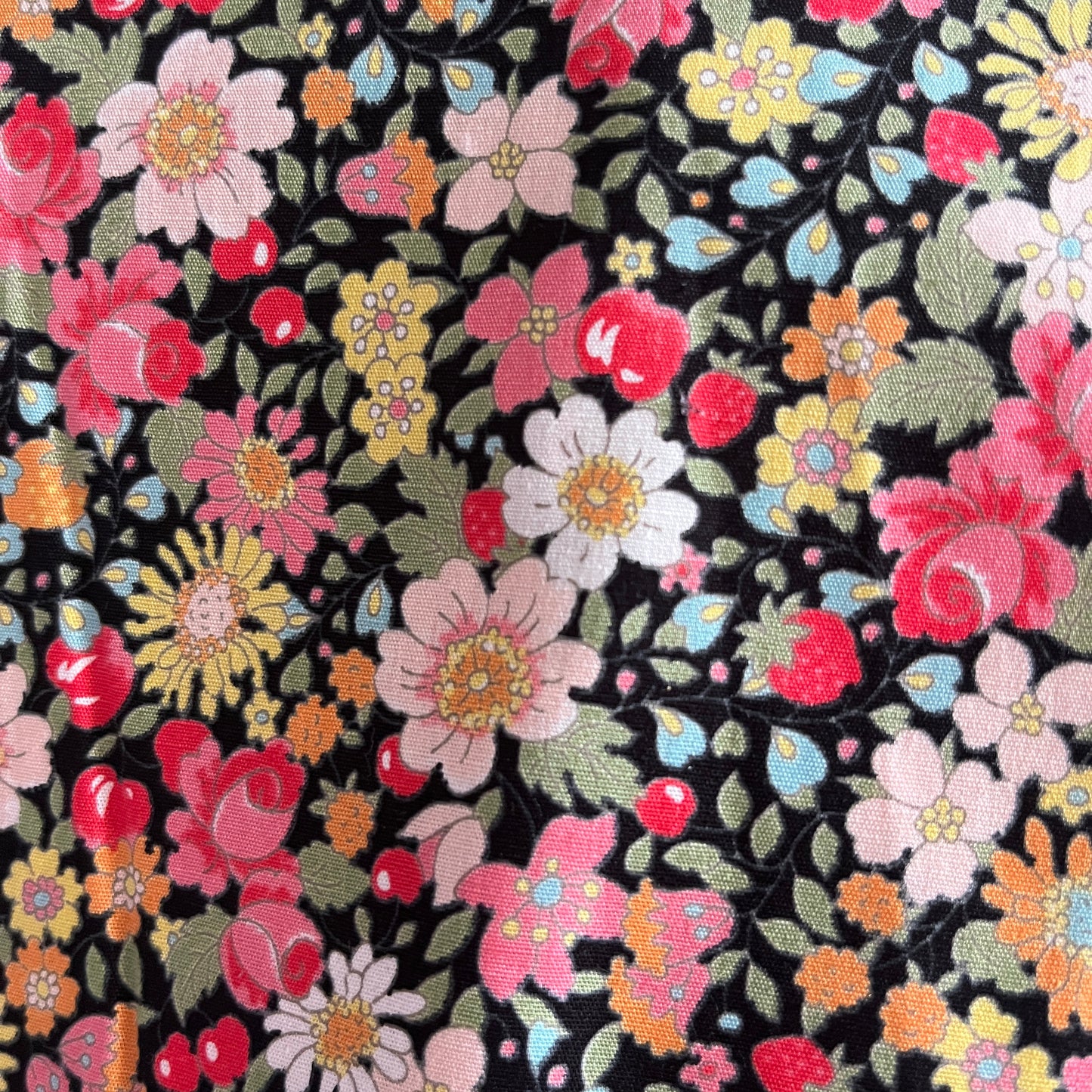Coupon 35x90cm fleuri fond noir