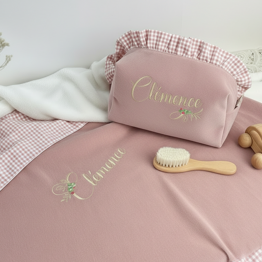 Ensemble : Trousse de toilette et couverture