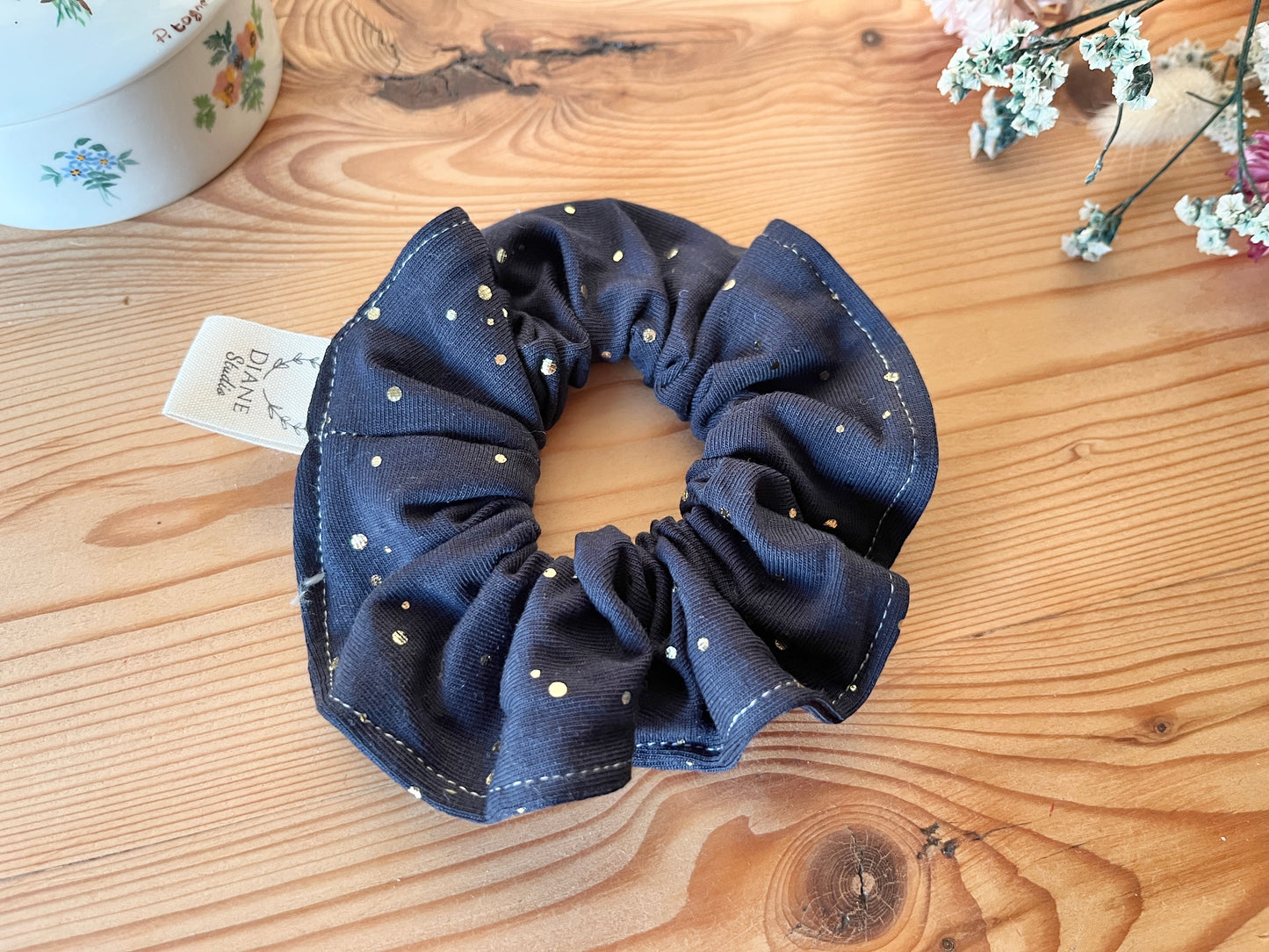 Cotton jersey scrunchie with gold polka dots