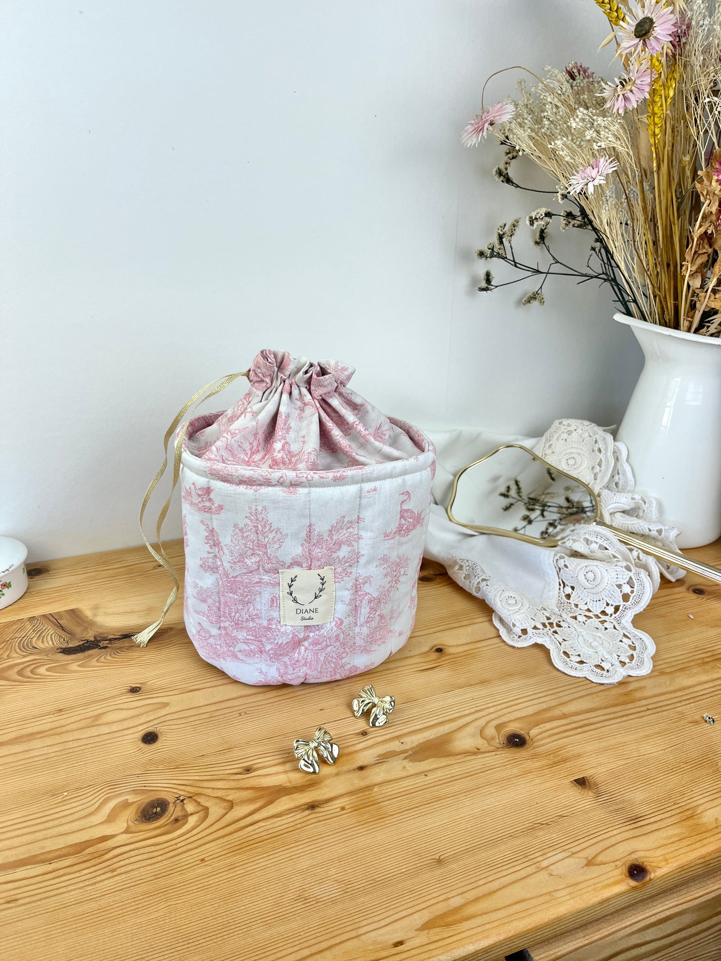 Le panier pochon Aëlis toile de jouy rose