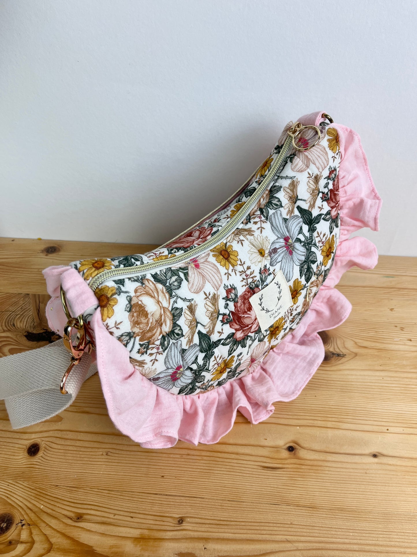 Milan the vintage quilted gauze croissant bag and pink
