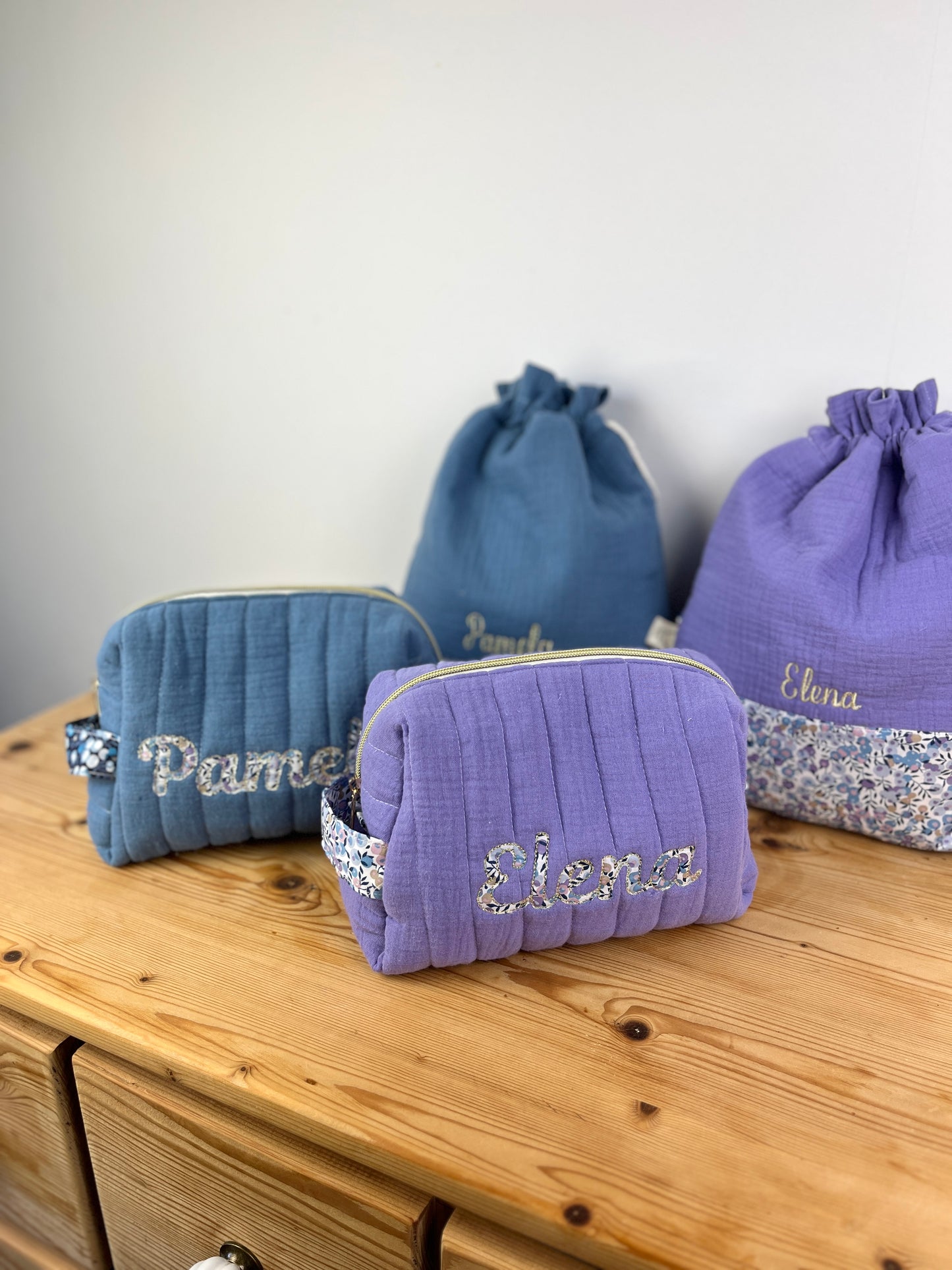 Set: toiletry bag and embroidered pouch