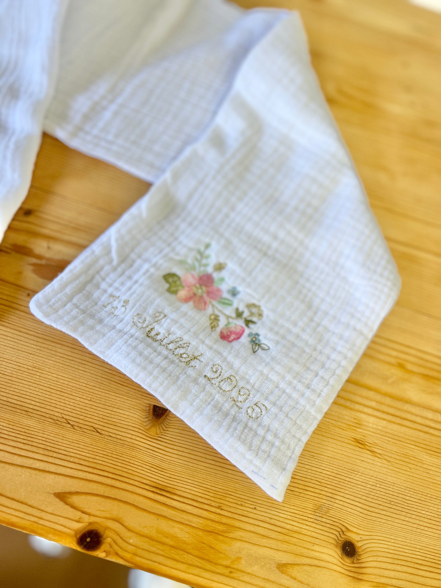The Léonie model christening scarf