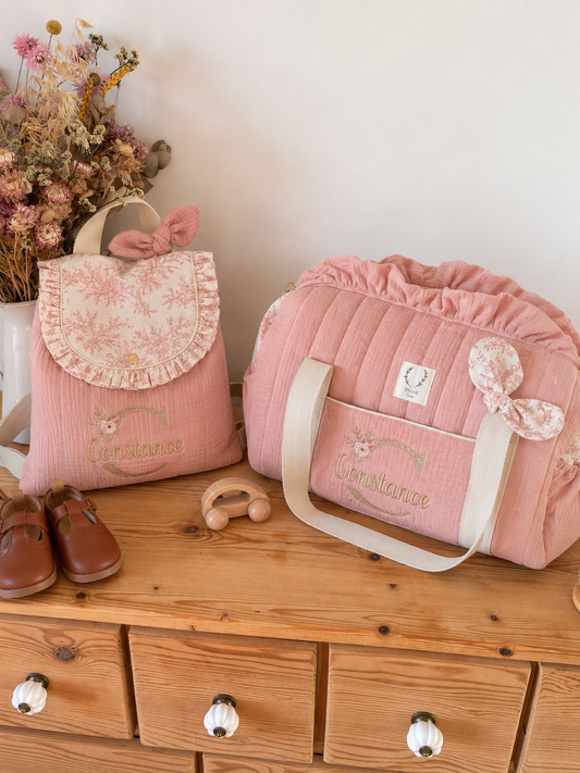 Ensemble : sac polochon et sac à dos Eglantine initiale dentelle