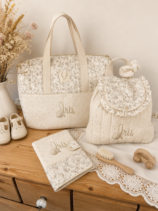 Ensemble : sac à langer/voyage, protège carnet et sac à dos Eglantine