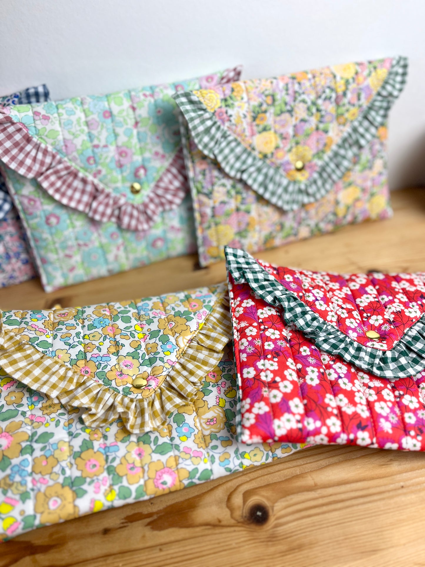 Charlotte, the 100% customizable envelope pouch