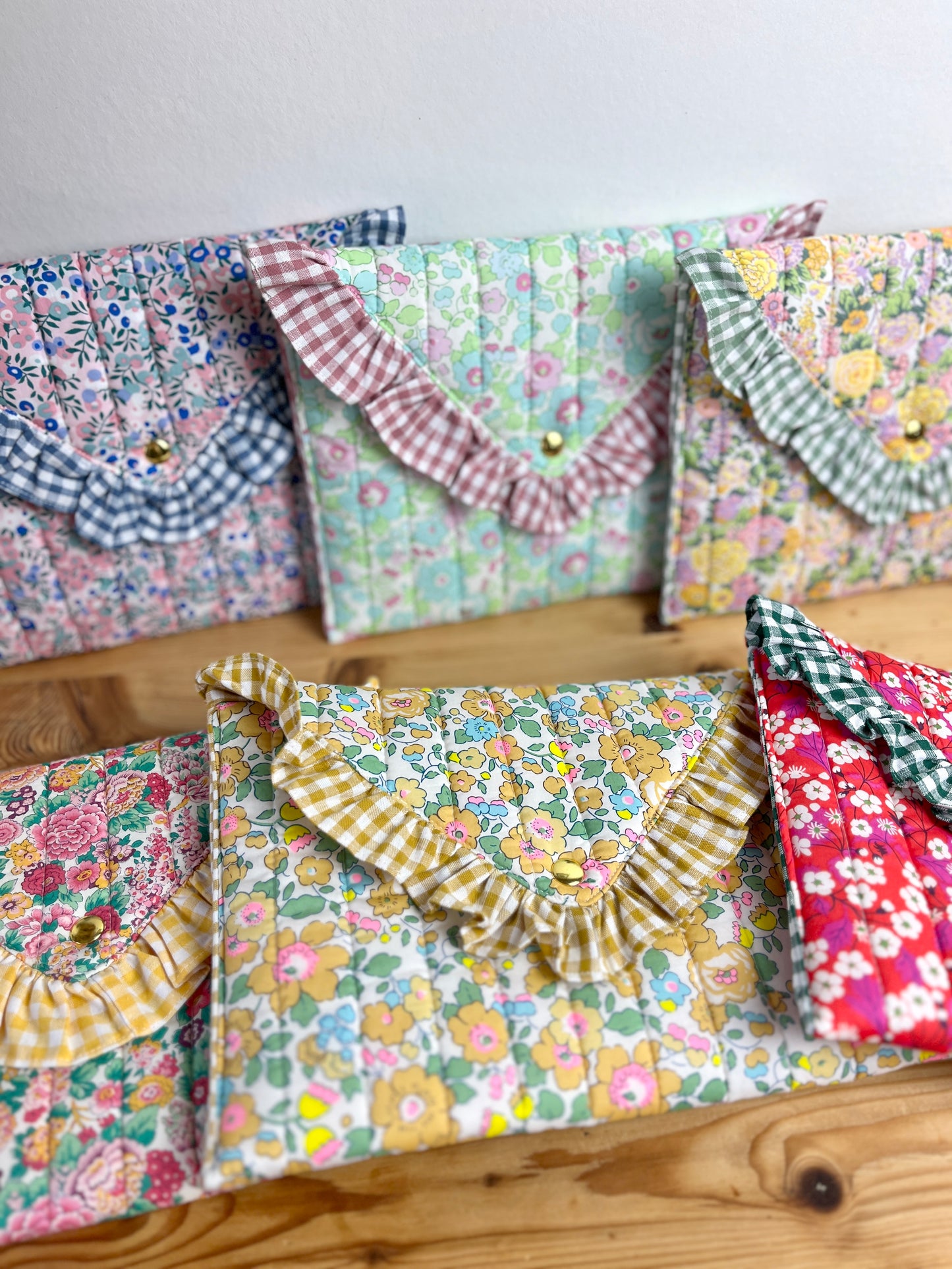 Charlotte, the 100% customizable envelope pouch