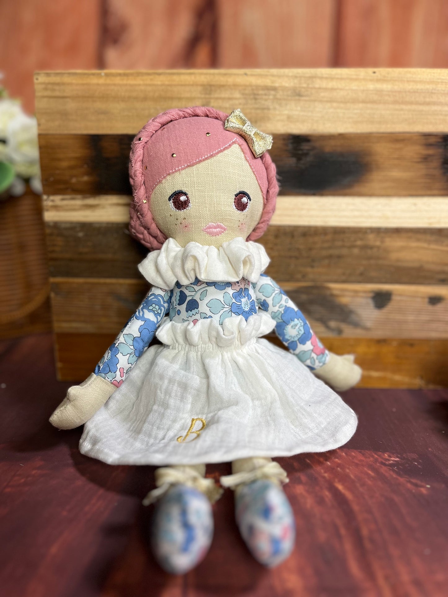Petite poupée en Liberty décorative