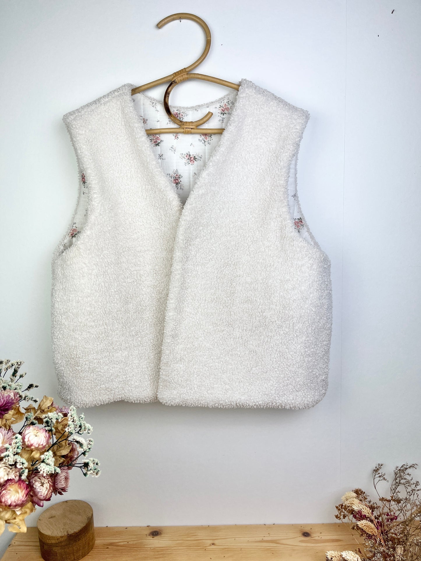 The Albane adult vest is 100% customizable