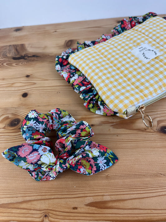 Ensemble : pochette Jeanne et chouchou noeud