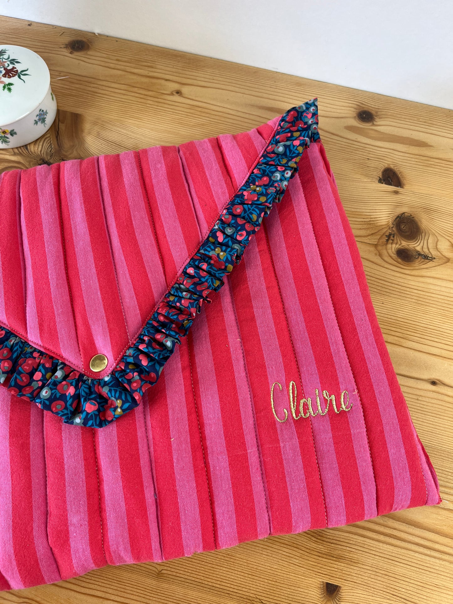 Charlotte, the 100% customizable envelope pouch