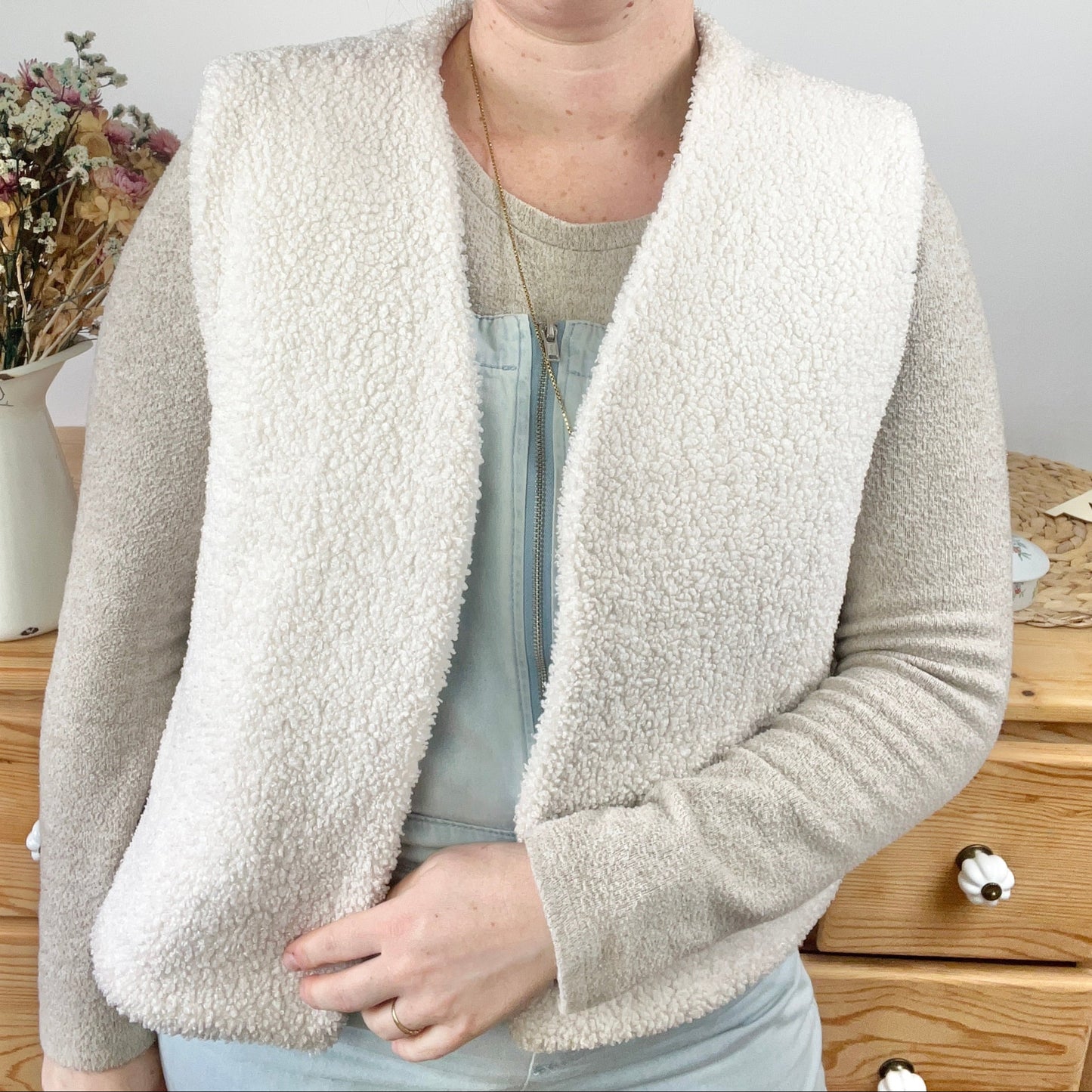 The Albane adult vest is 100% customizable
