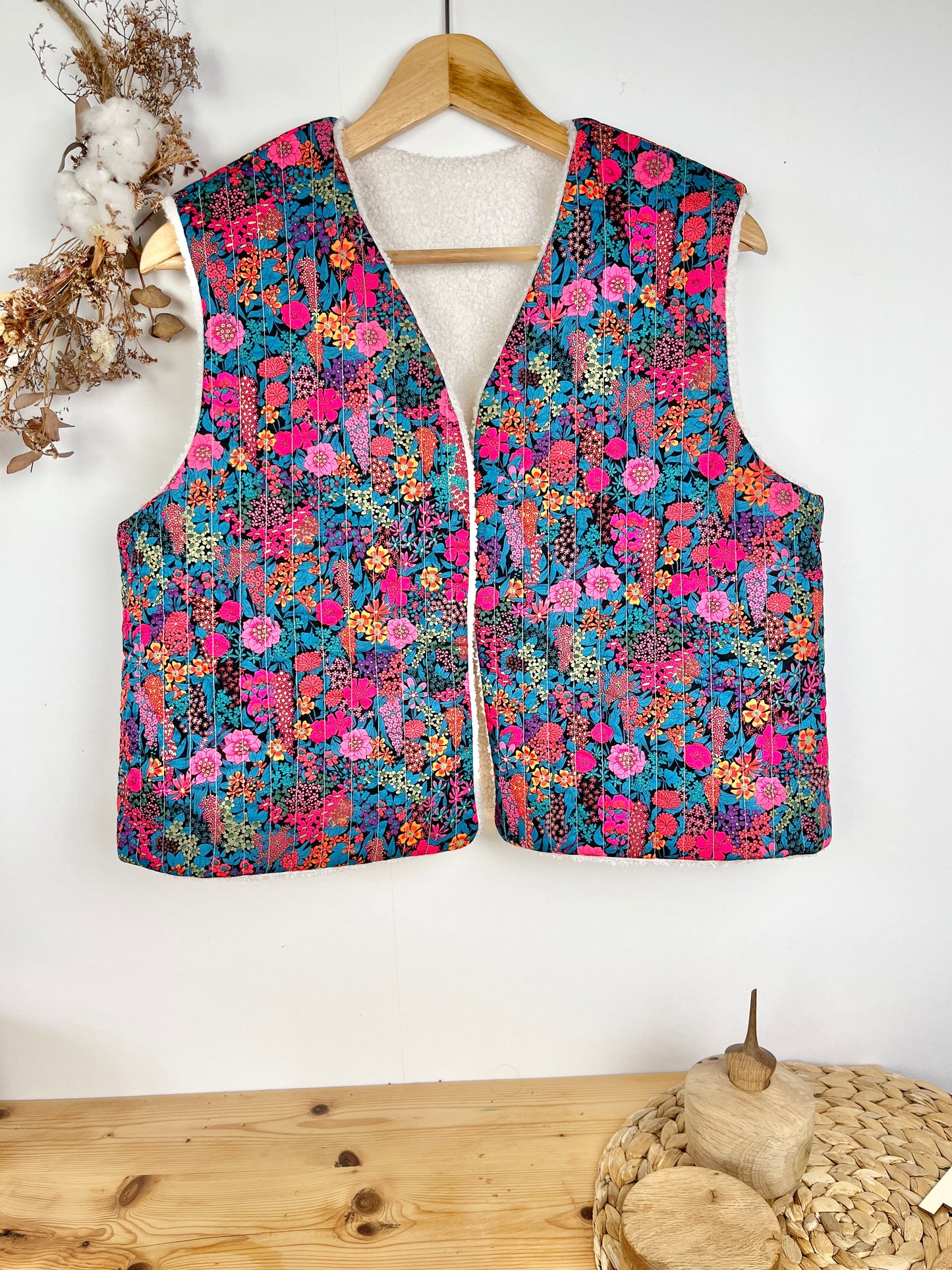 The Albane adult vest is 100% customizable