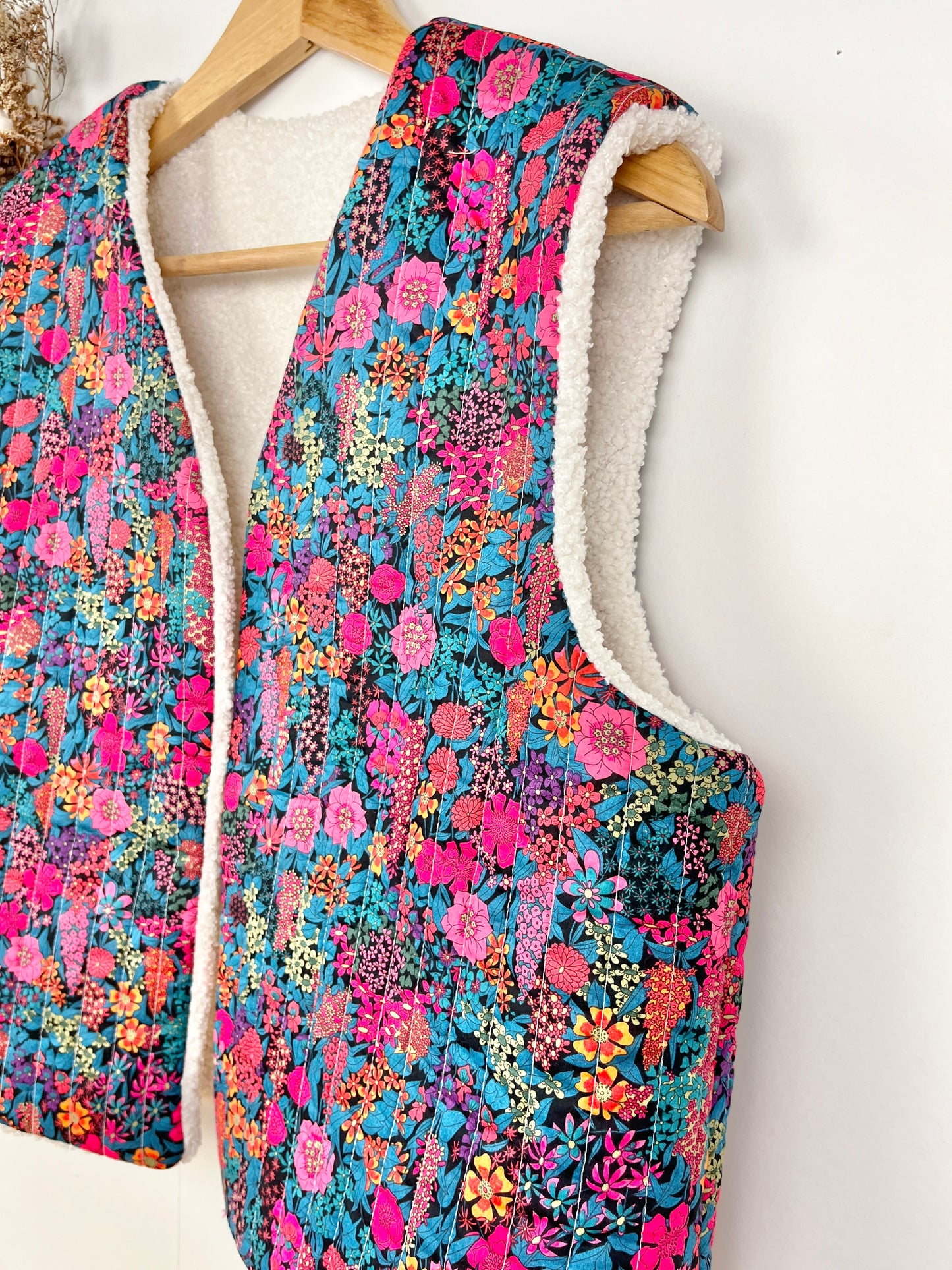 The Albane adult vest is 100% customizable