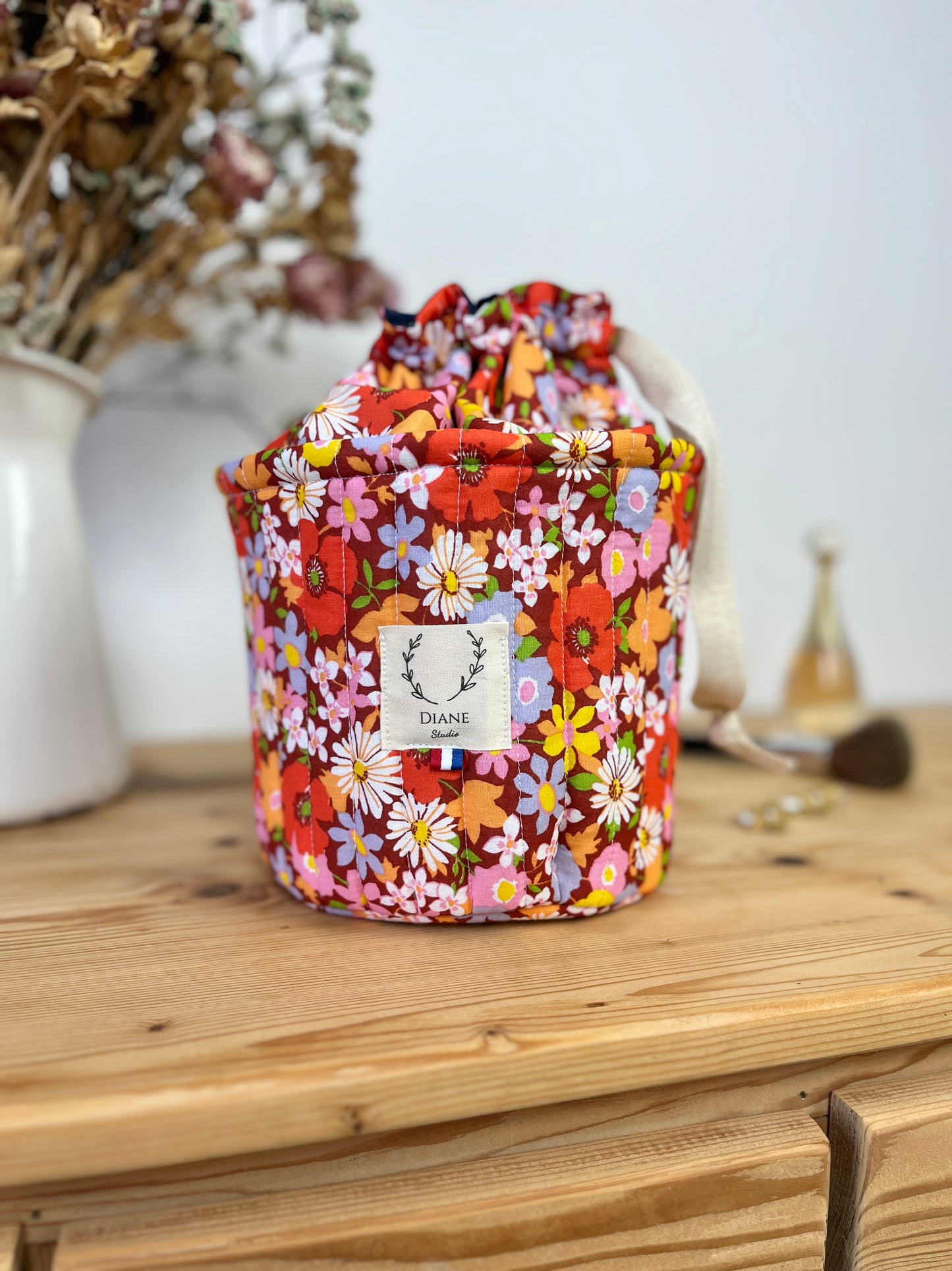 The Aëlis drawstring basket is 100% customizable.