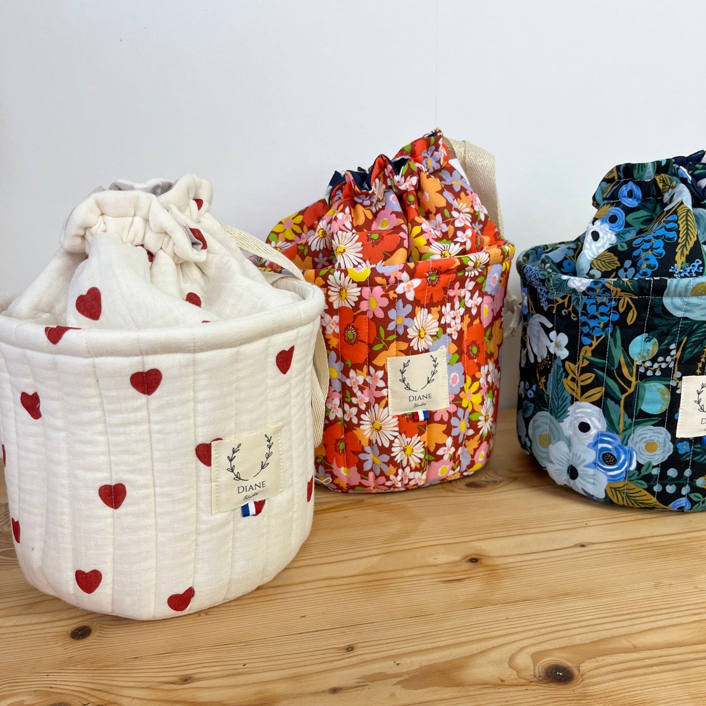 The Aëlis drawstring basket is 100% customizable.
