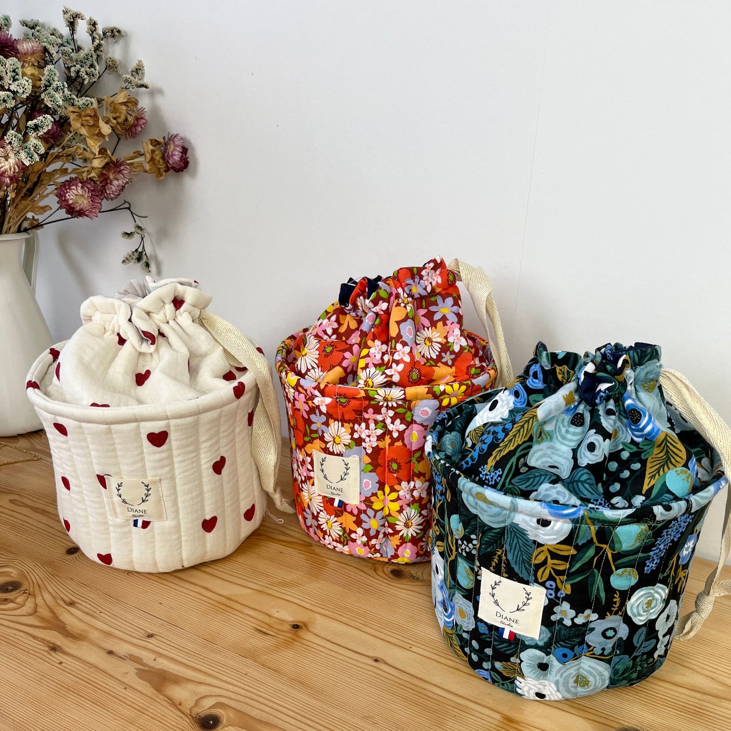 The Aëlis drawstring basket is 100% customizable.