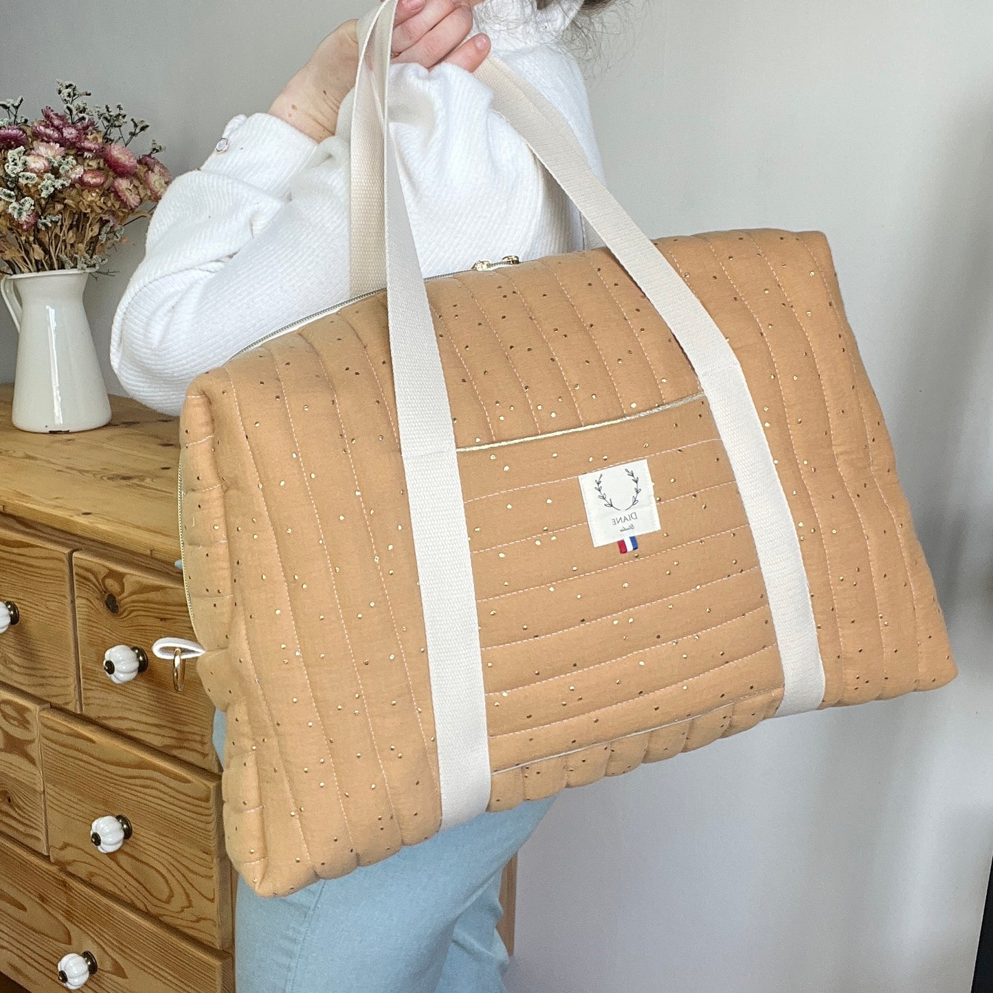 Hélène the camel and gold diaper bag