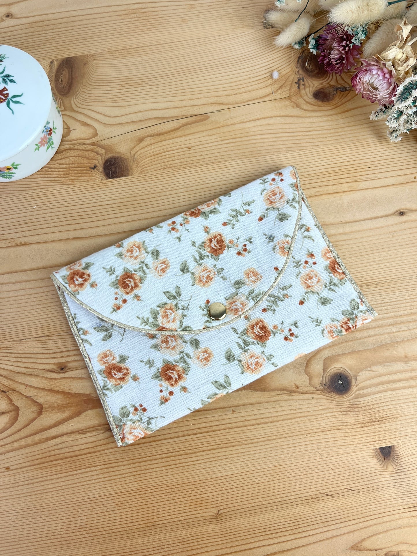 The rosebush wallet