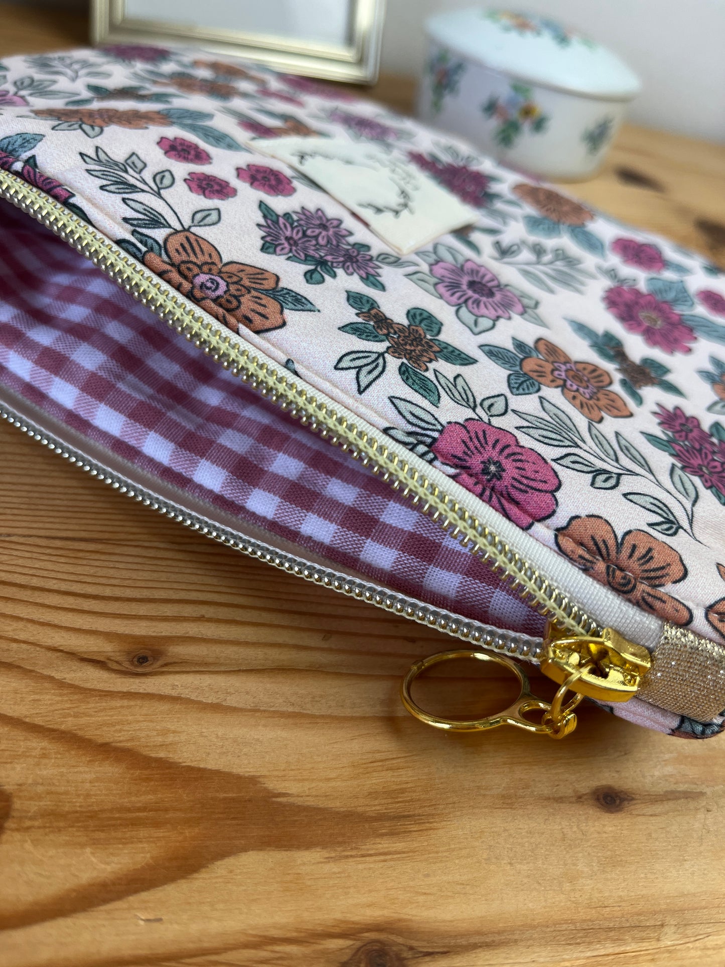 Babette the flat gold jacquard clutch