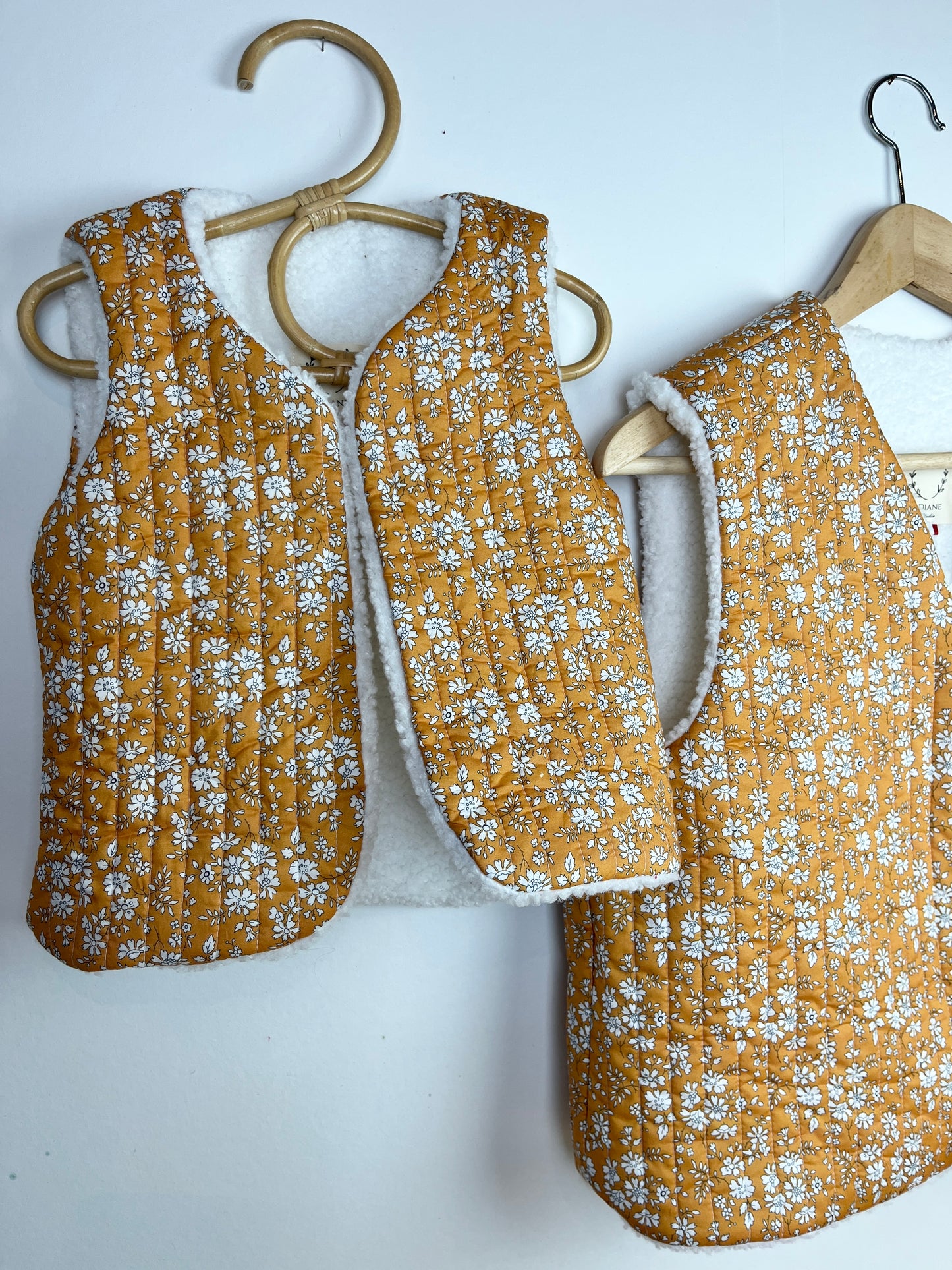 Set: The Albane vest for children and adults