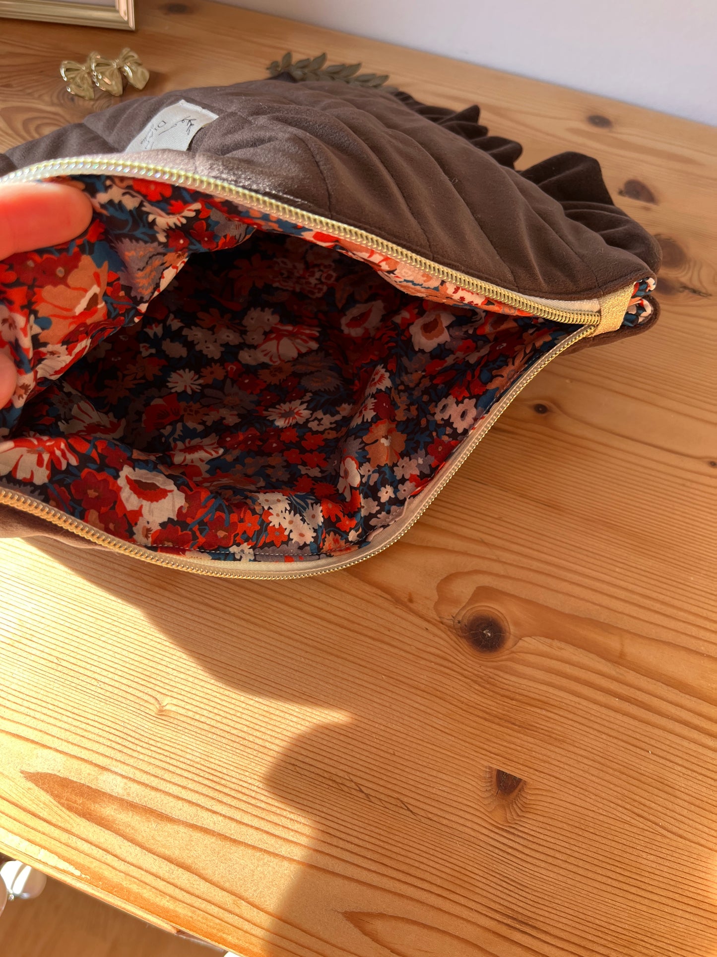 The Jeanne vintage garden cream clutch