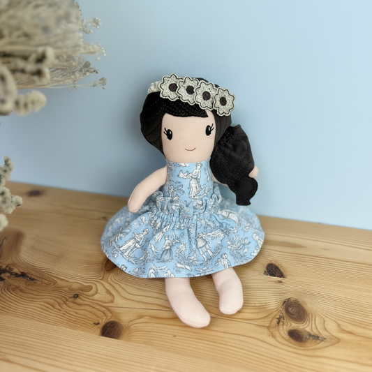 Chloé, la poupée décorative