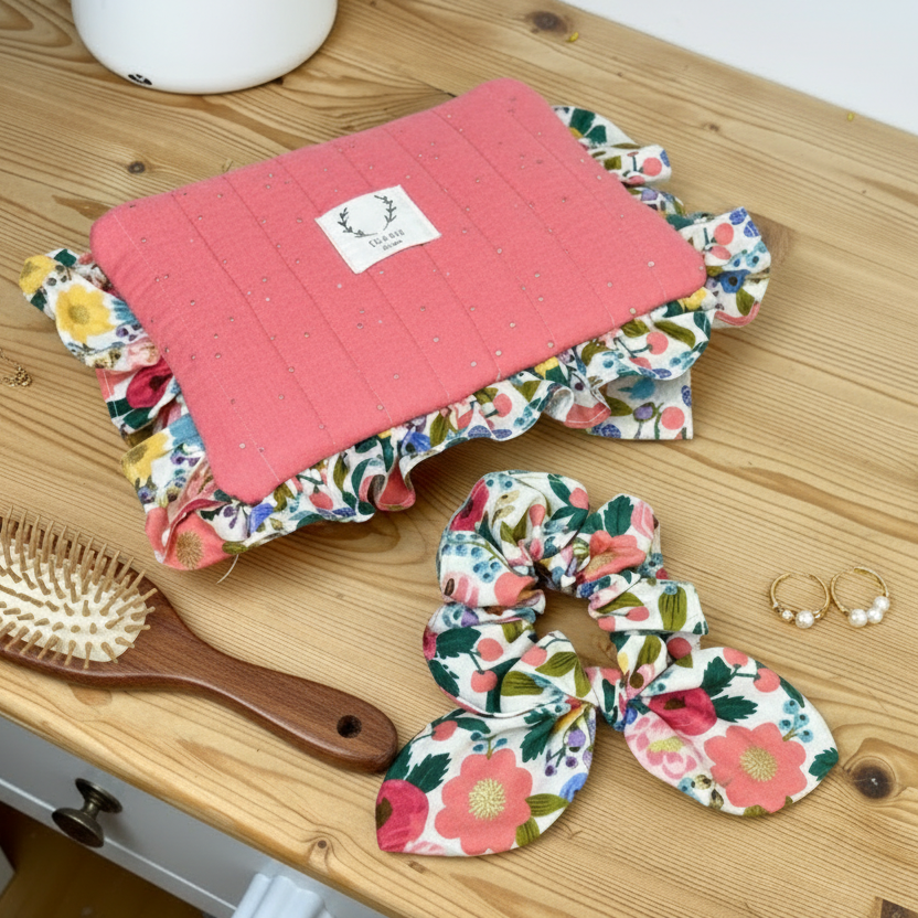 Set: Jeanne clutch and knot scrunchie