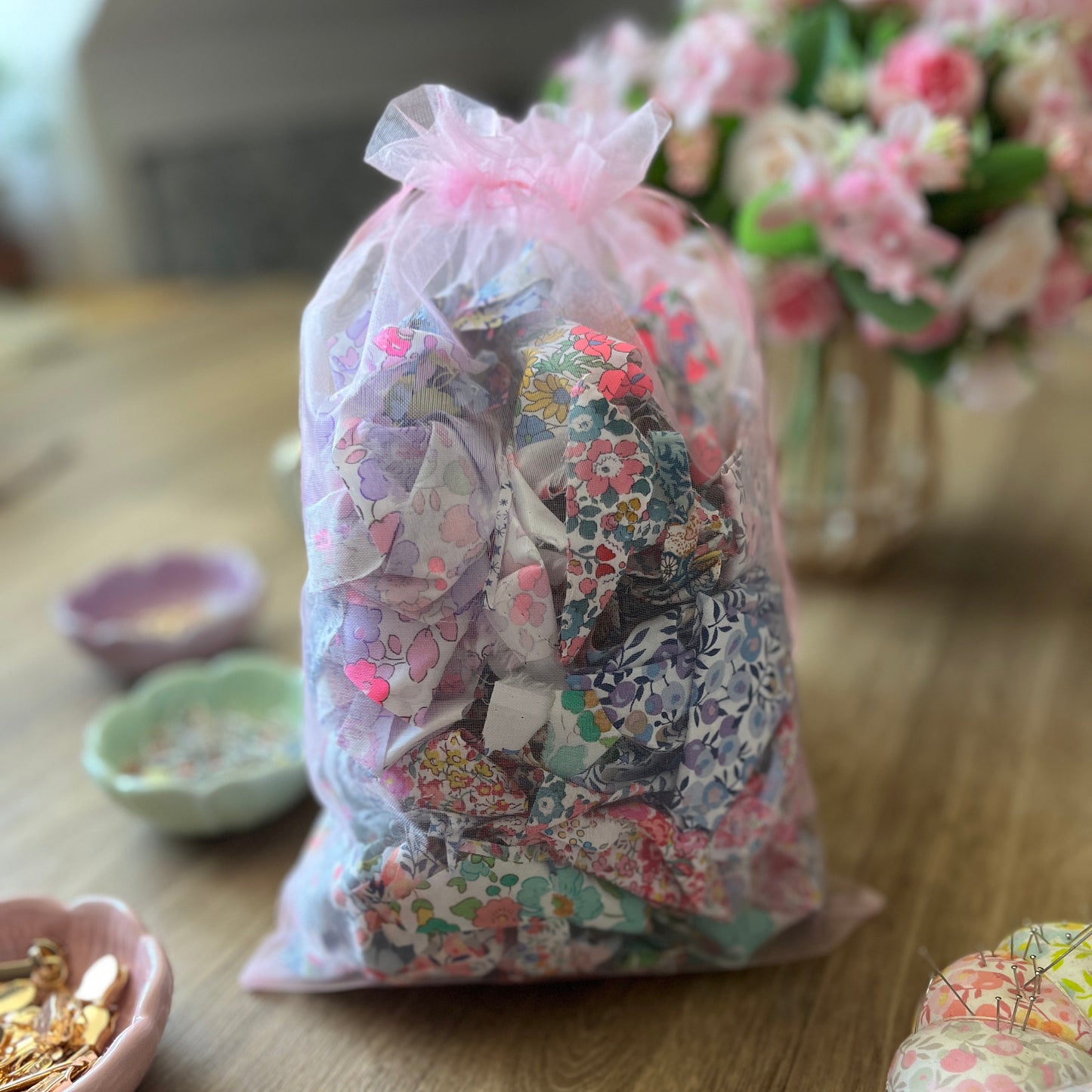 100g of small Liberty of London fabric scraps for earrings, barrettes, appliqués