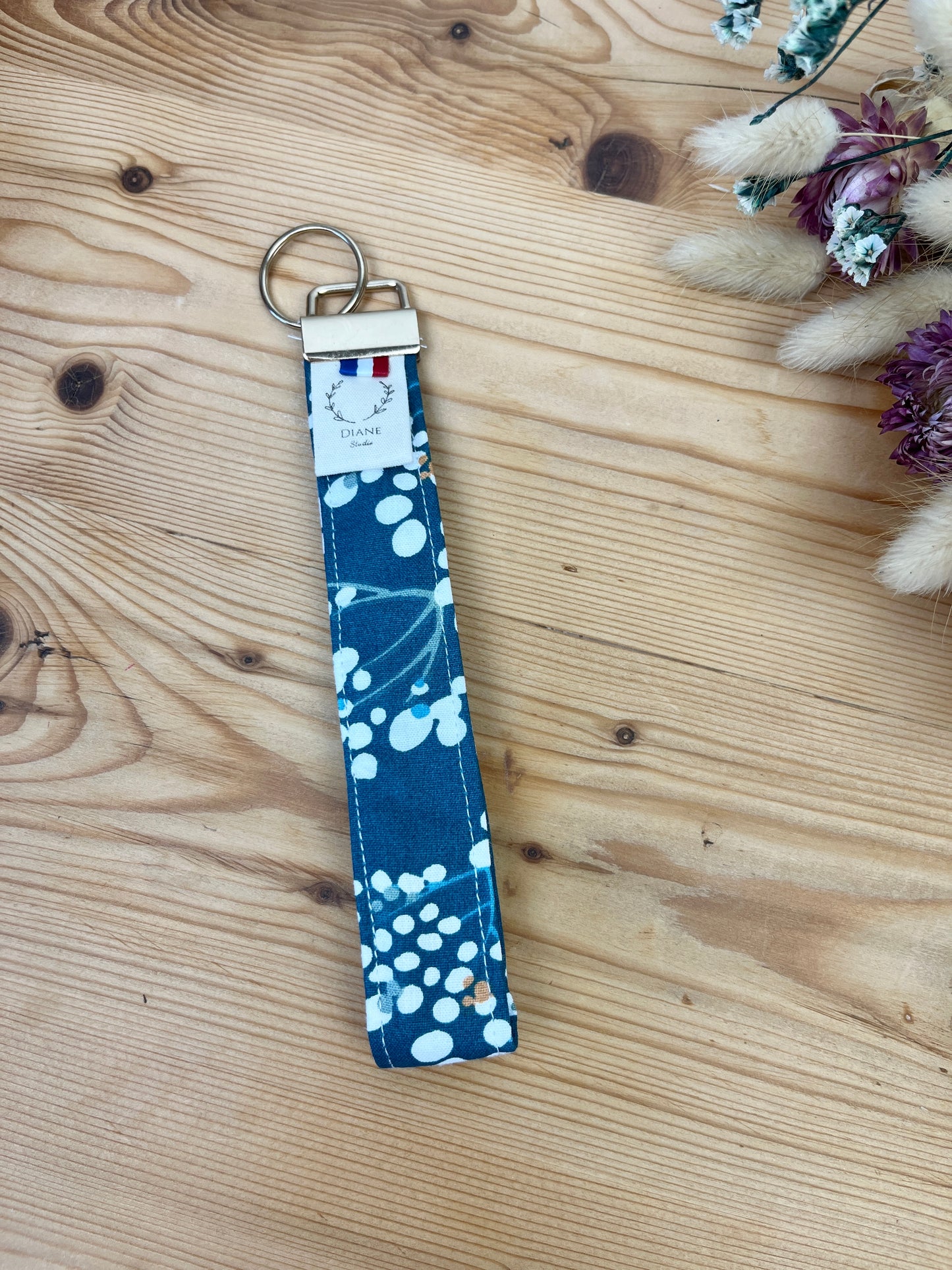 Emma floral keychain