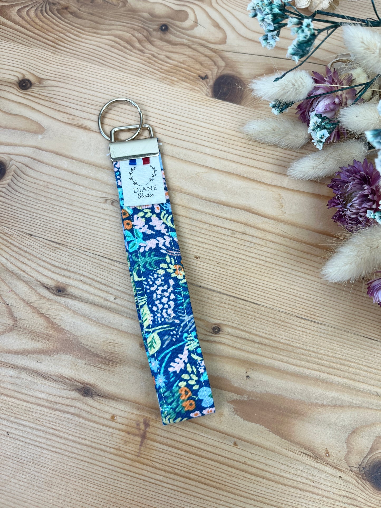 Charlotte floral keychain
