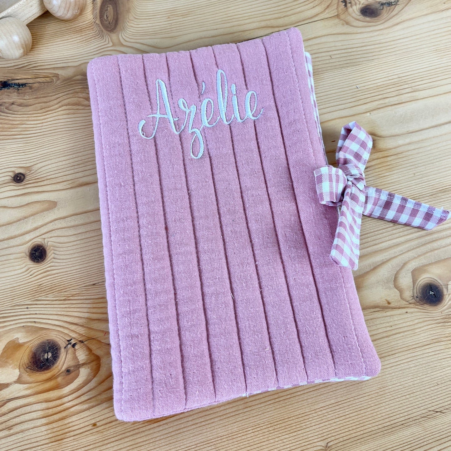 Noé le protège carnet rose thé
