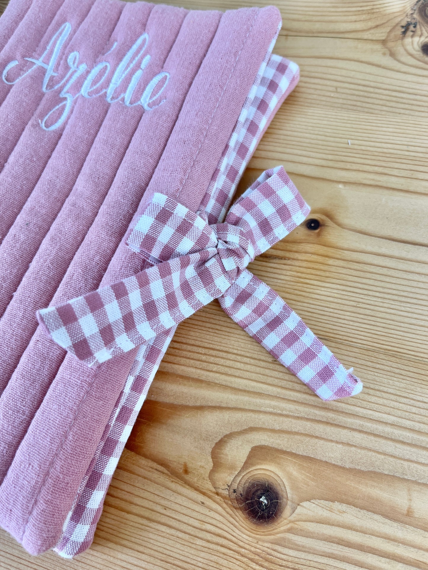 Noé le protège carnet rose thé