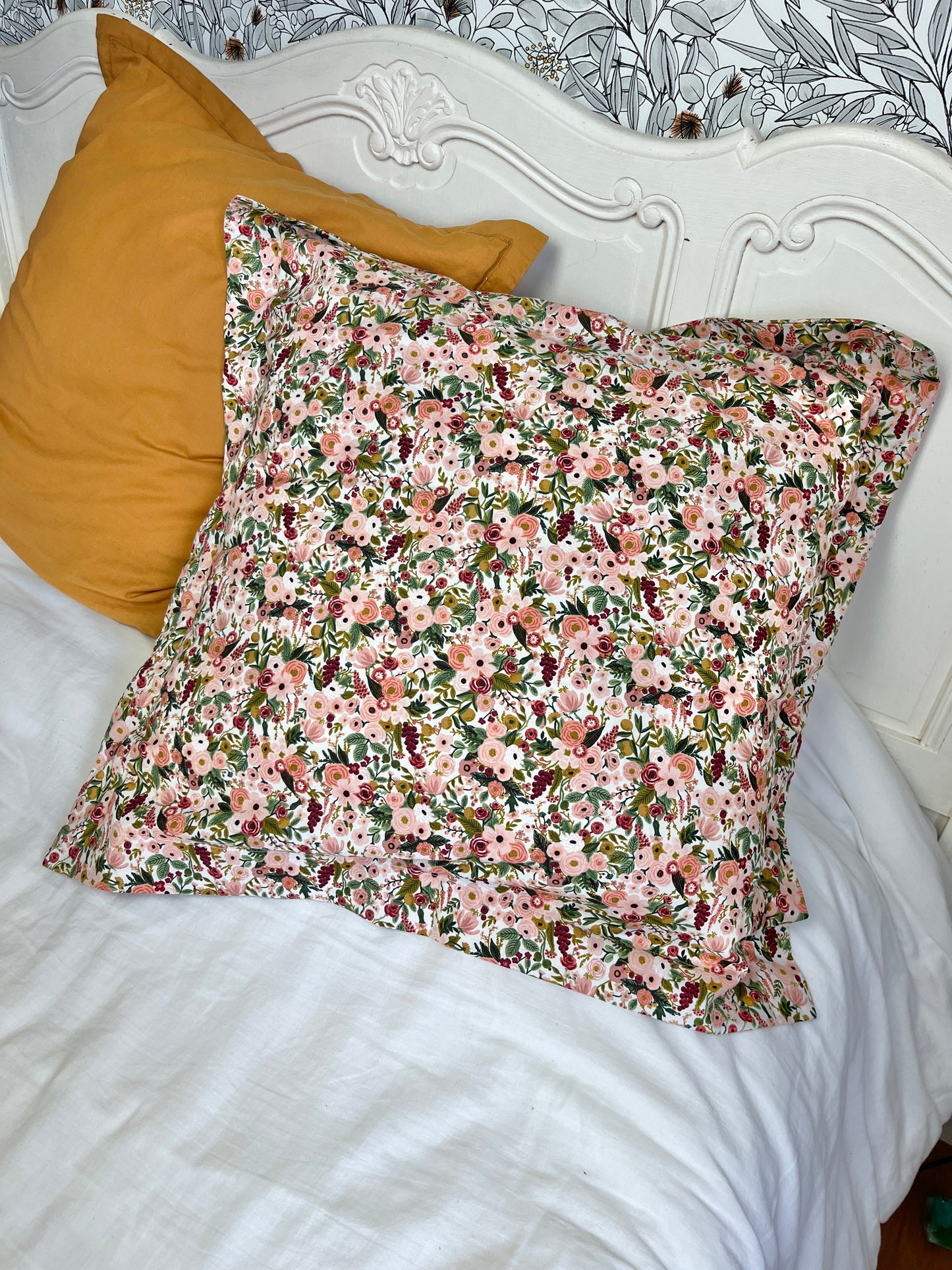 La taie d'oreiller à volants plats Liberty of London 100% personnalisable