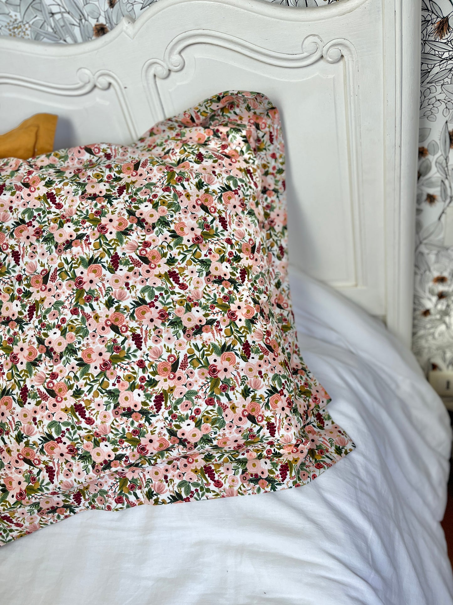 La taie d'oreiller à volants plats Liberty of London 100% personnalisable