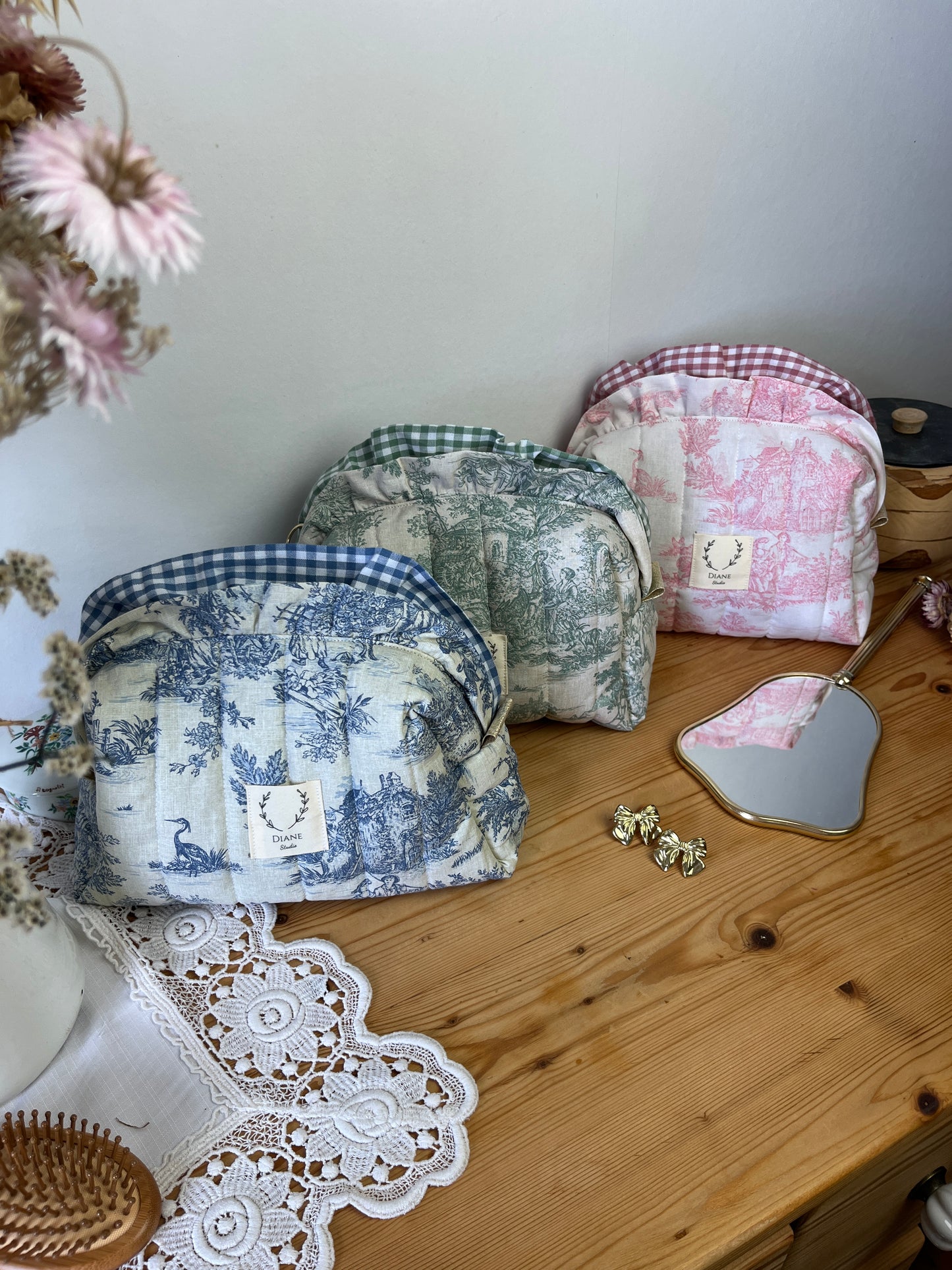 Colette's quilted toiletry bag and its bow