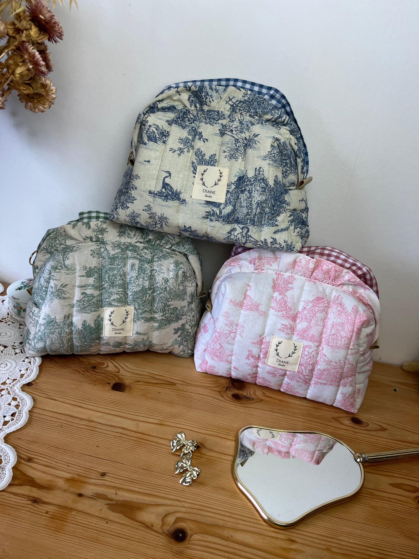Colette's quilted toiletry bag and its bow