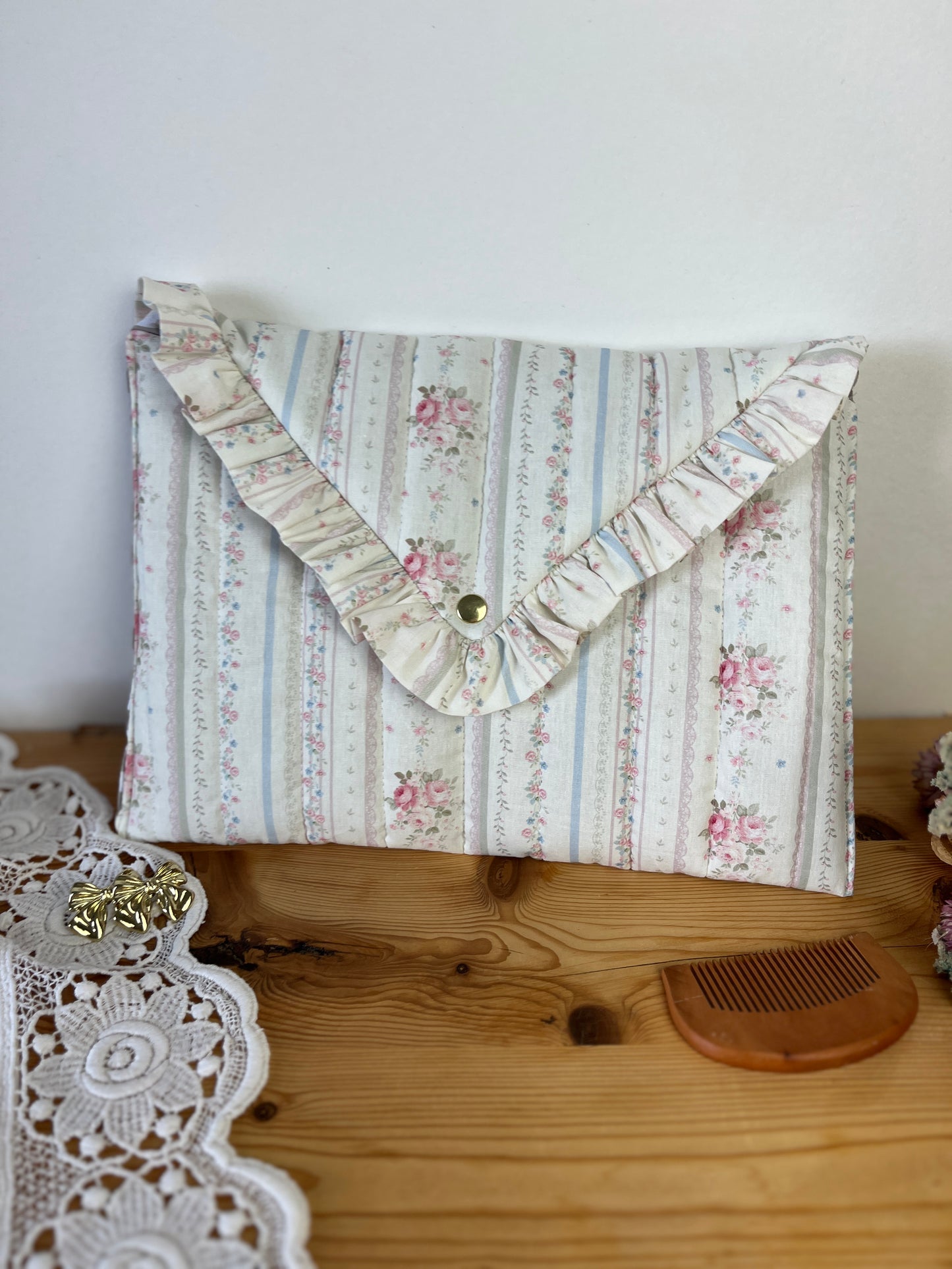 Exclusive Charlotte Liberty Betsy clutch!