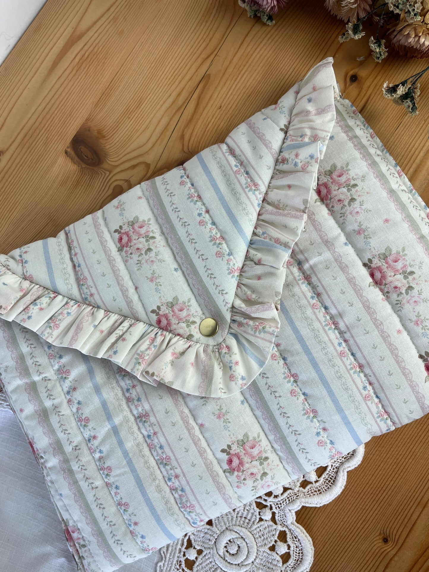 Exclusive Charlotte Liberty Betsy clutch!