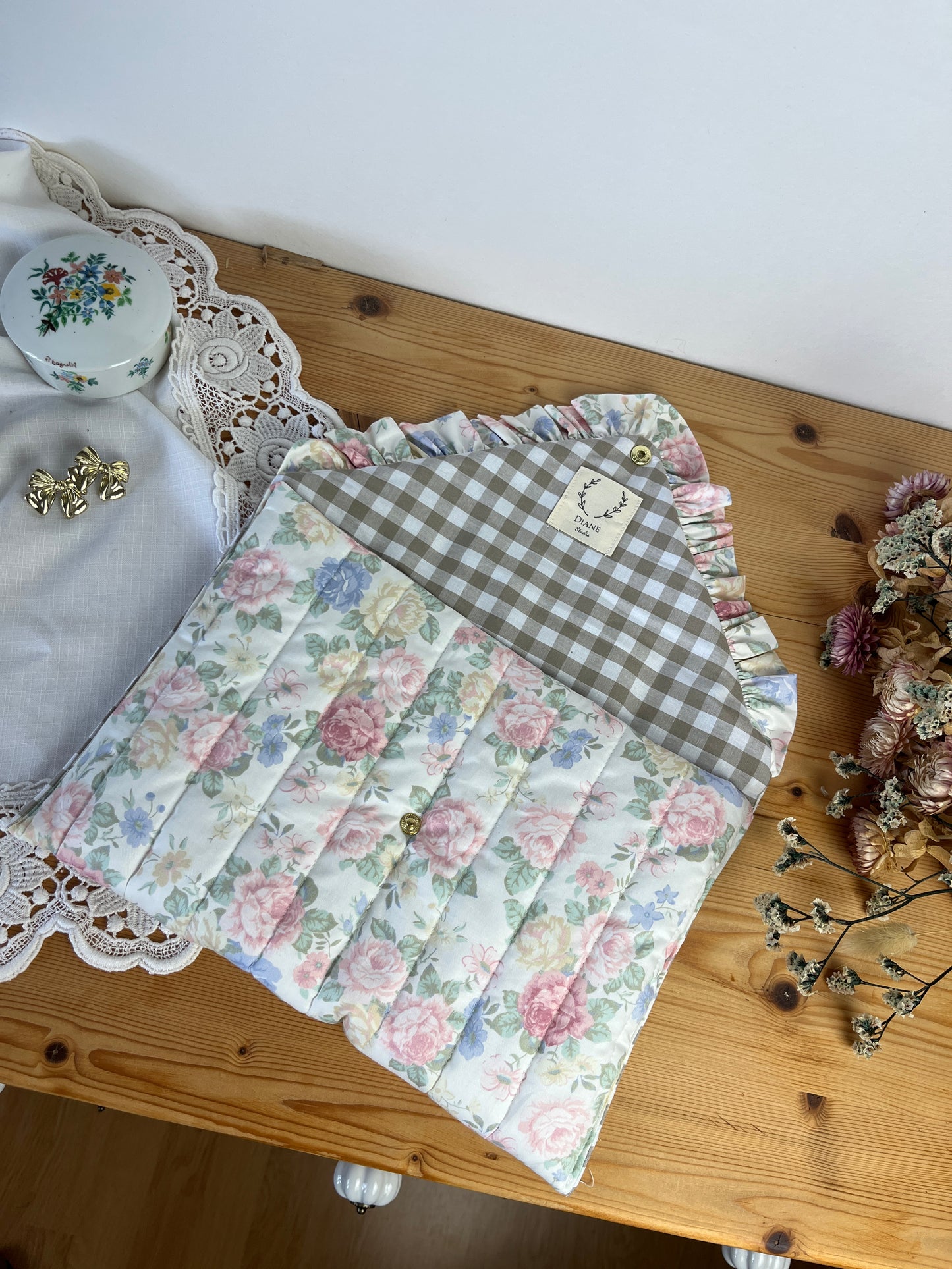 Exclusive Charlotte Liberty Betsy clutch!