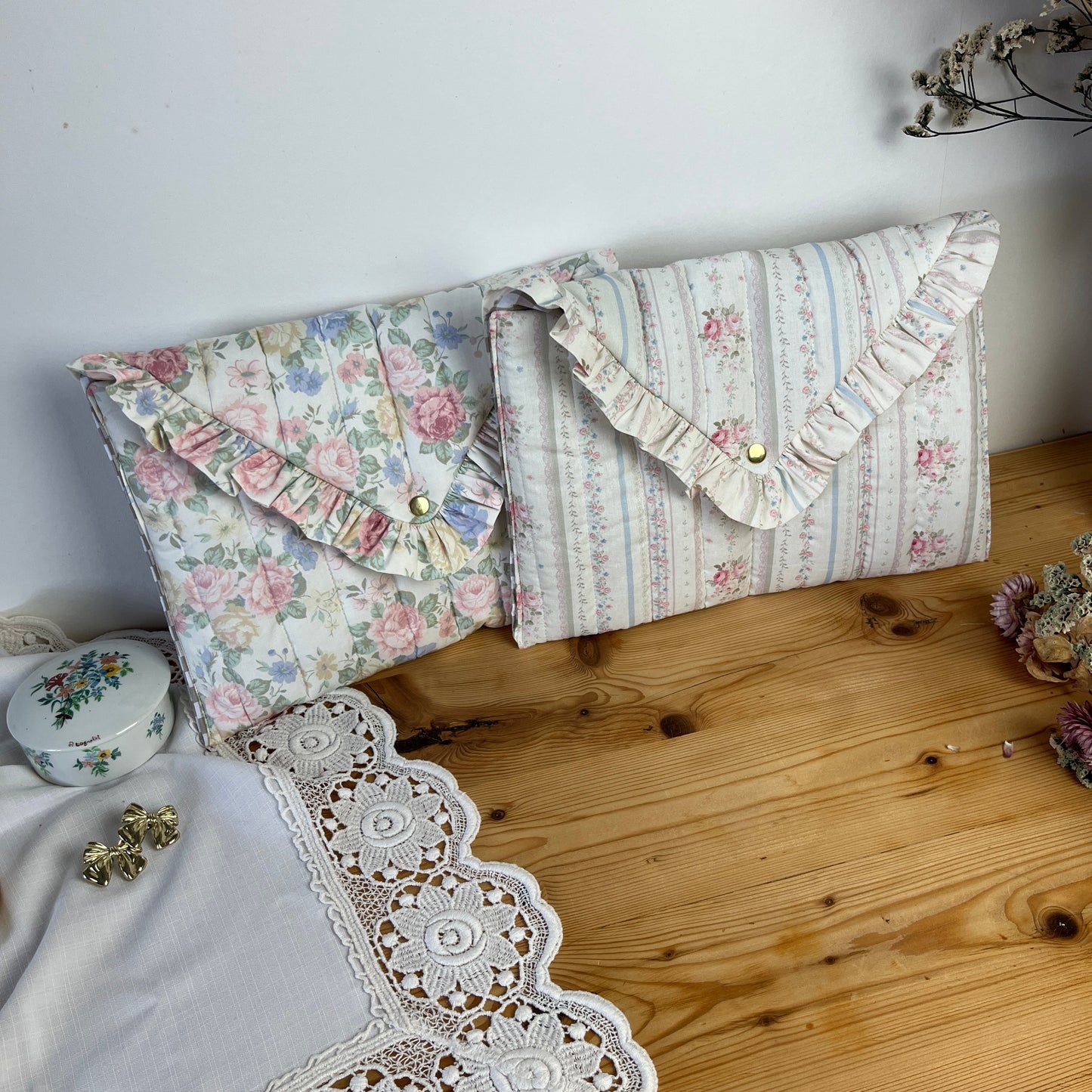 Charlotte, the 100% customizable envelope pouch