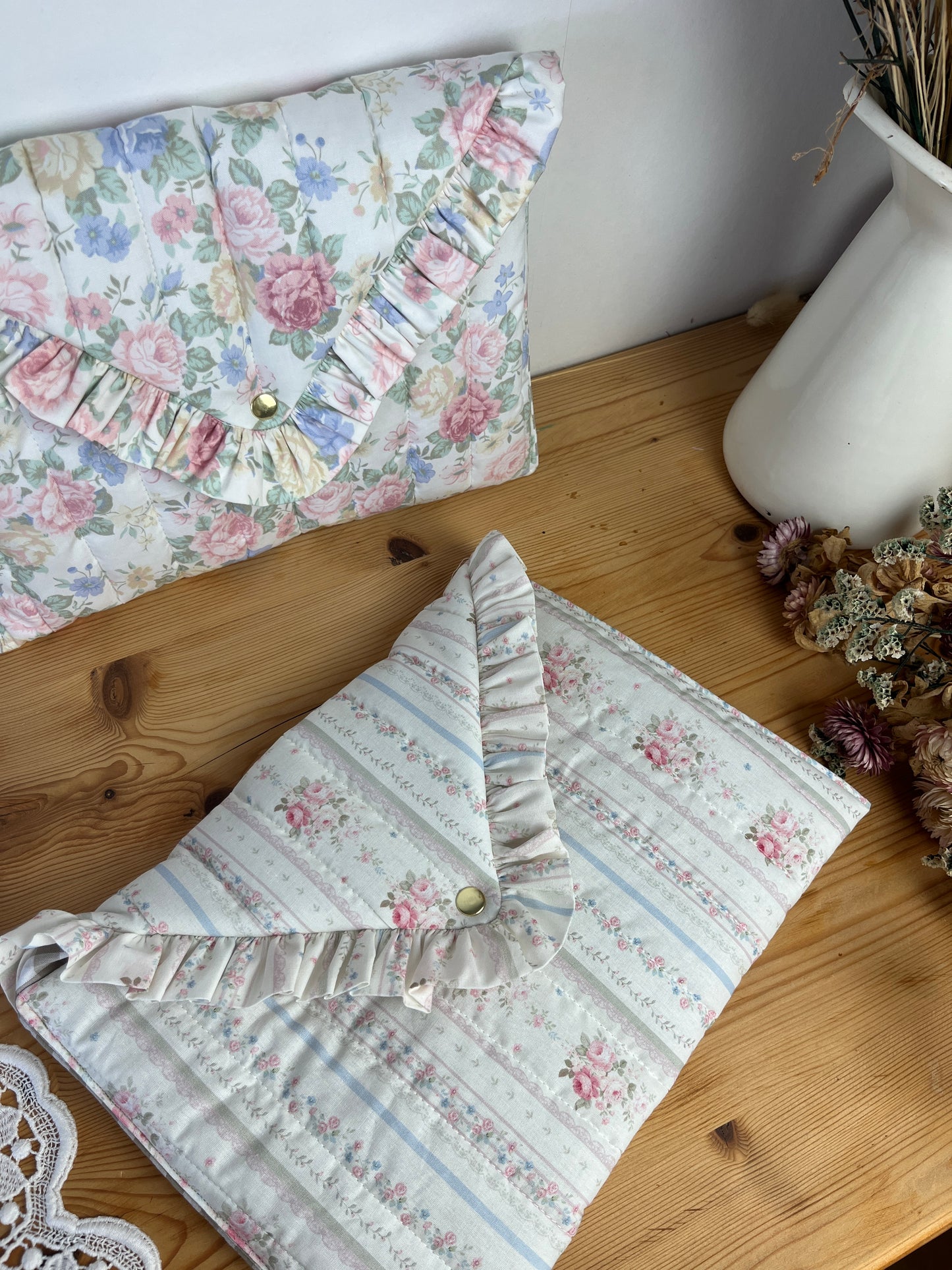Charlotte, the 100% customizable envelope pouch