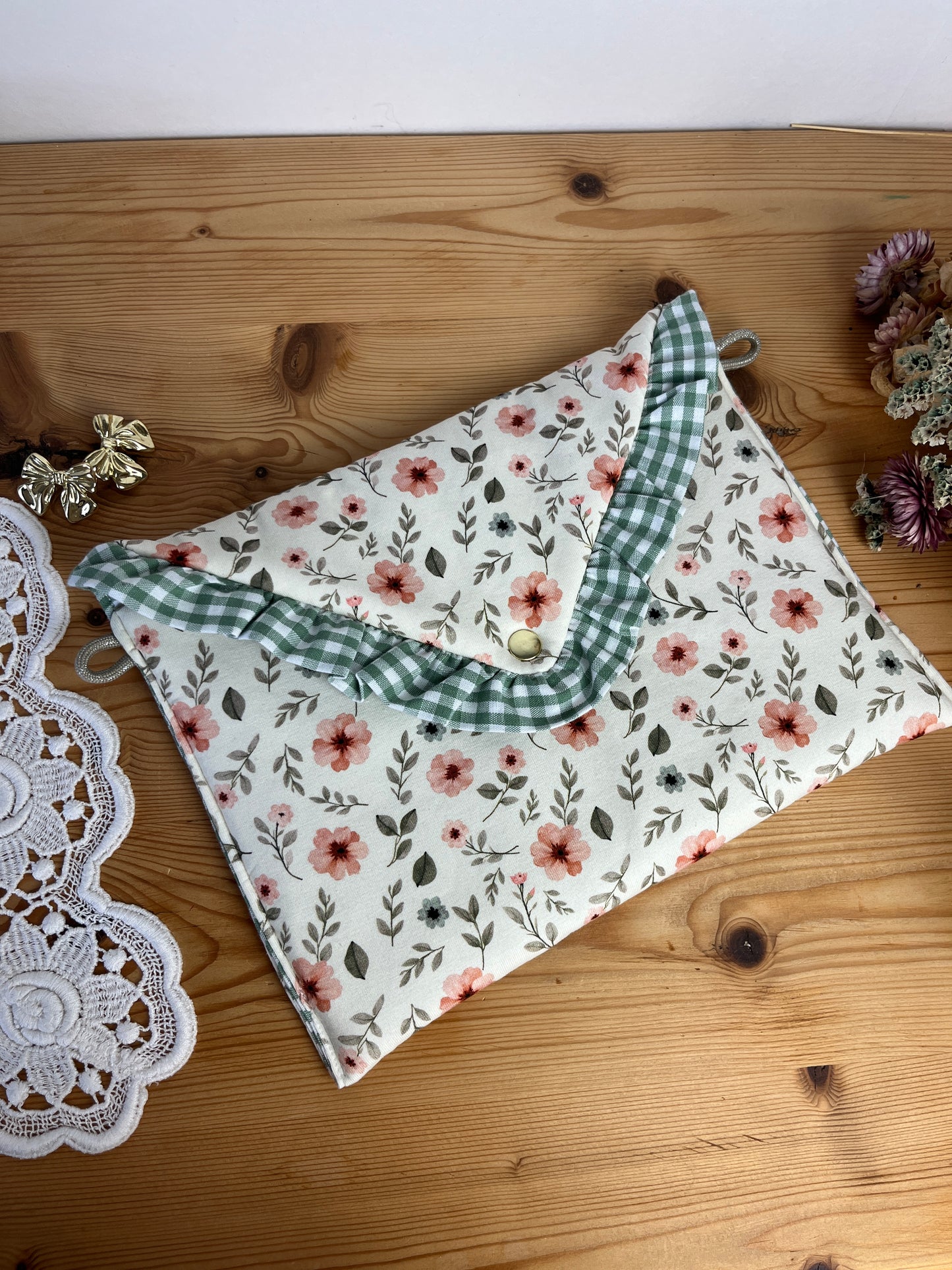 Charlotte the envelope clutch with chain, 100% customizable