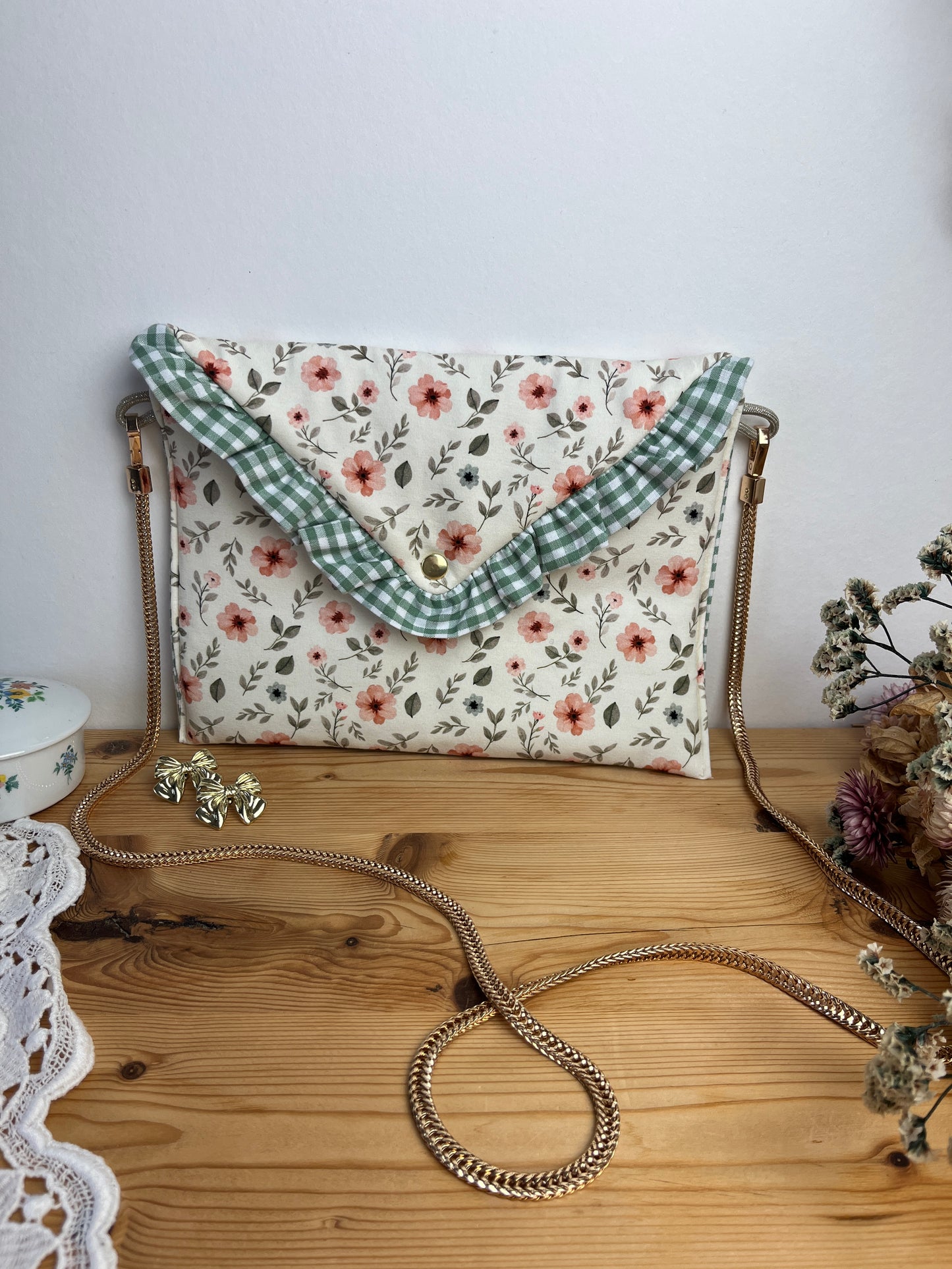 Charlotte the envelope clutch with chain, 100% customizable