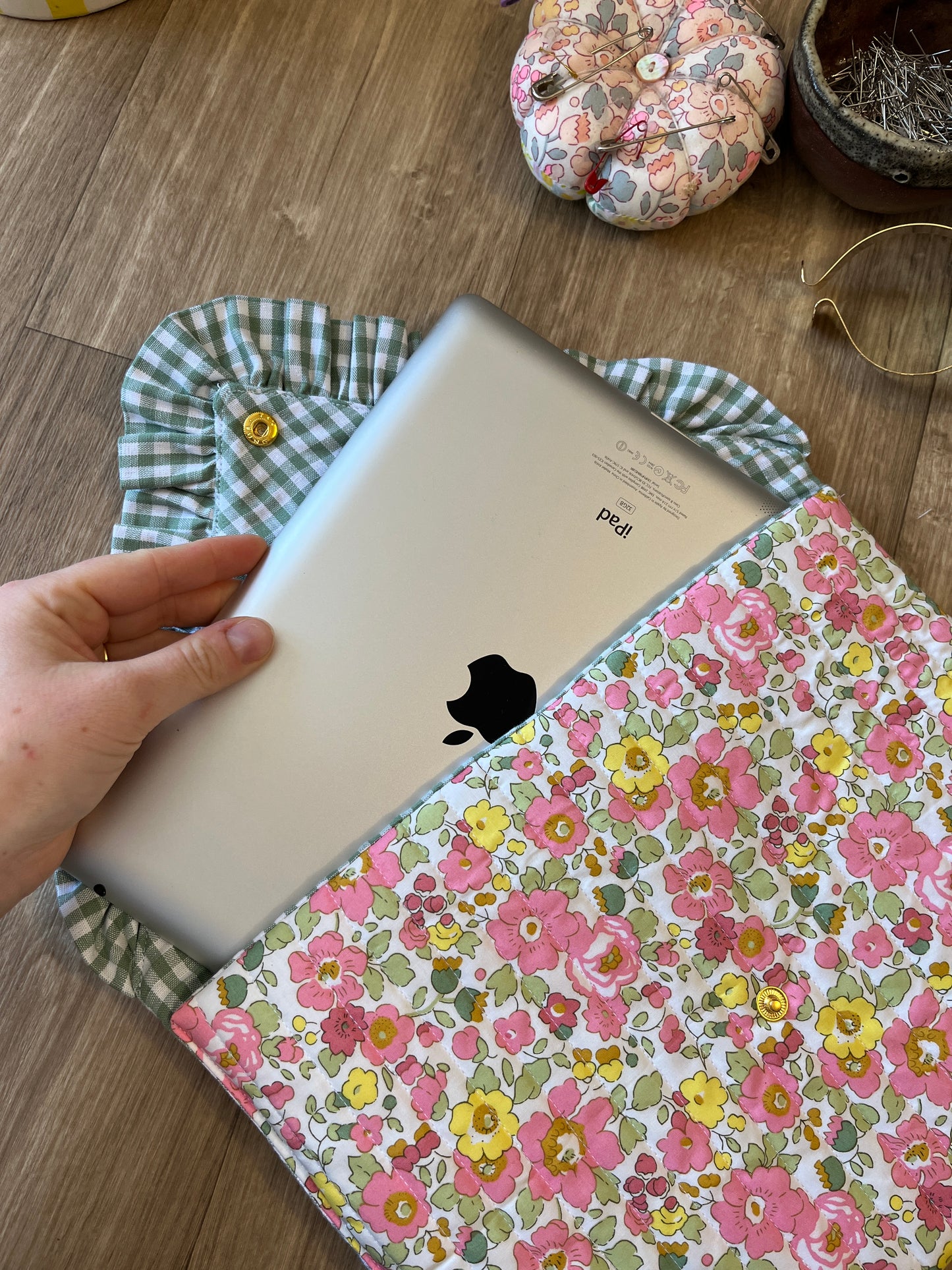Charlotte, the 100% customizable envelope pouch