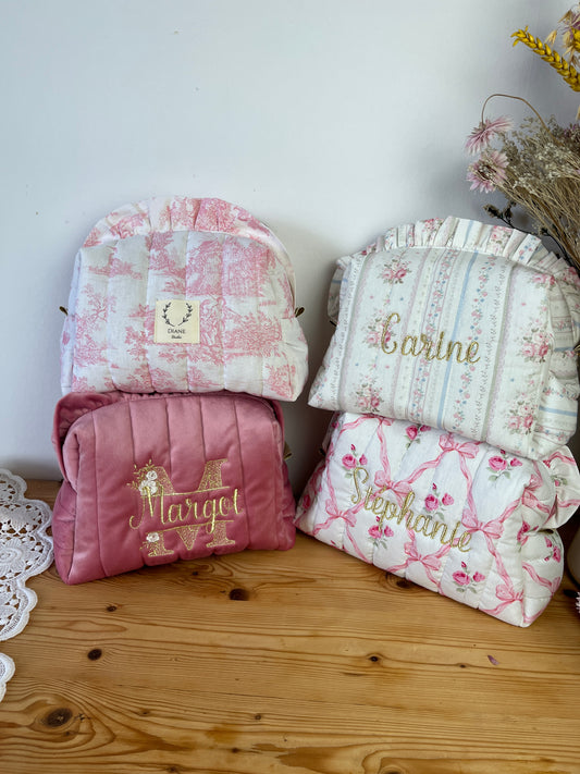 Colette, the 100% customizable women's toiletry bag