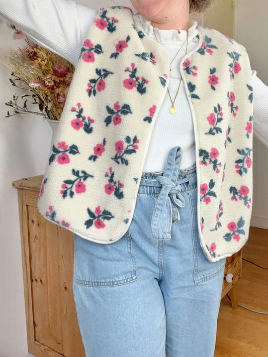 Gilet fleuri Coraliane bordure et vichy crème-sur commande