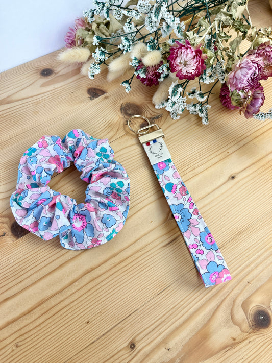 Ensemble : porte clef, et chouchou
