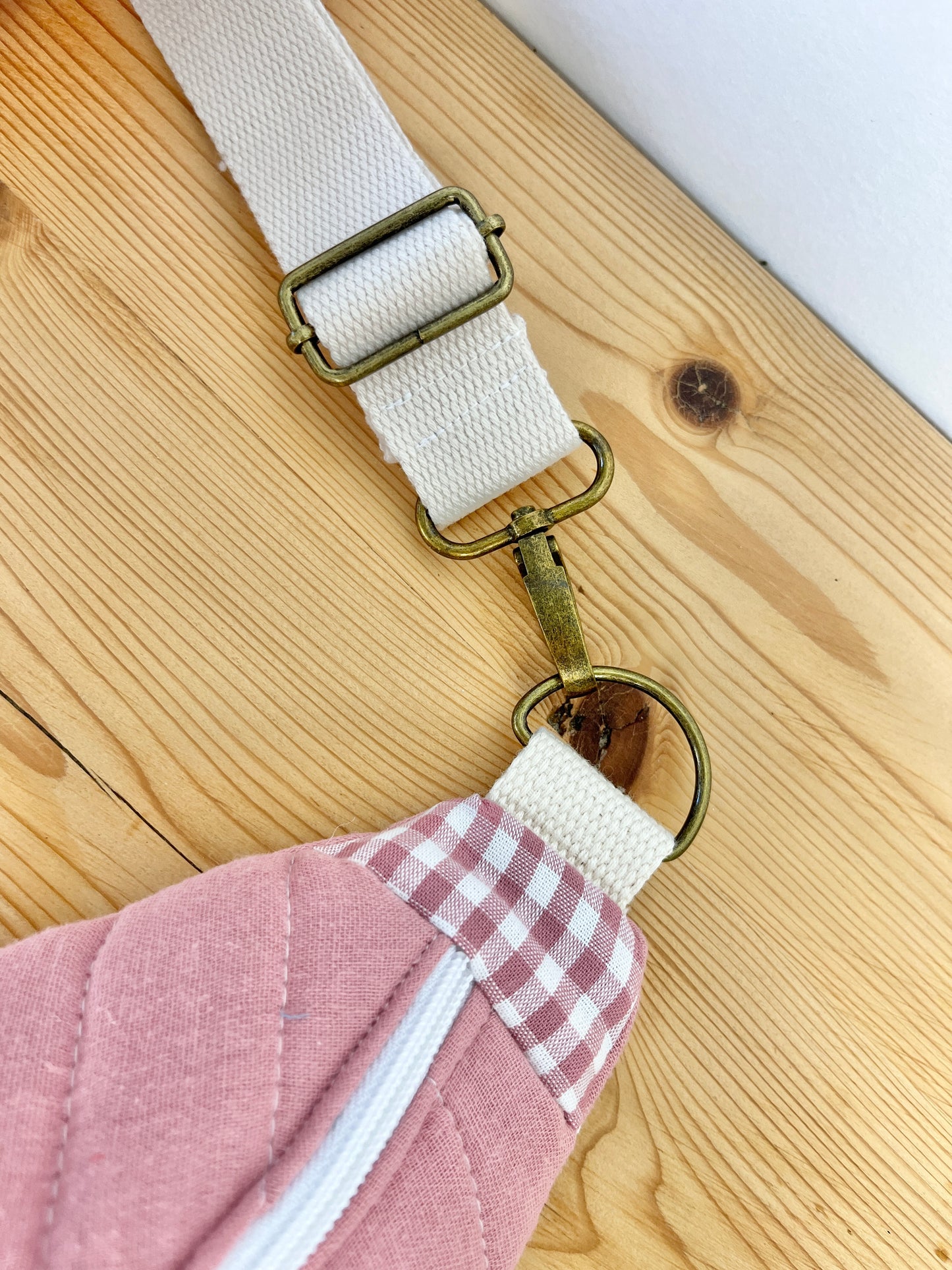 Roxane the tea pink fanny pack