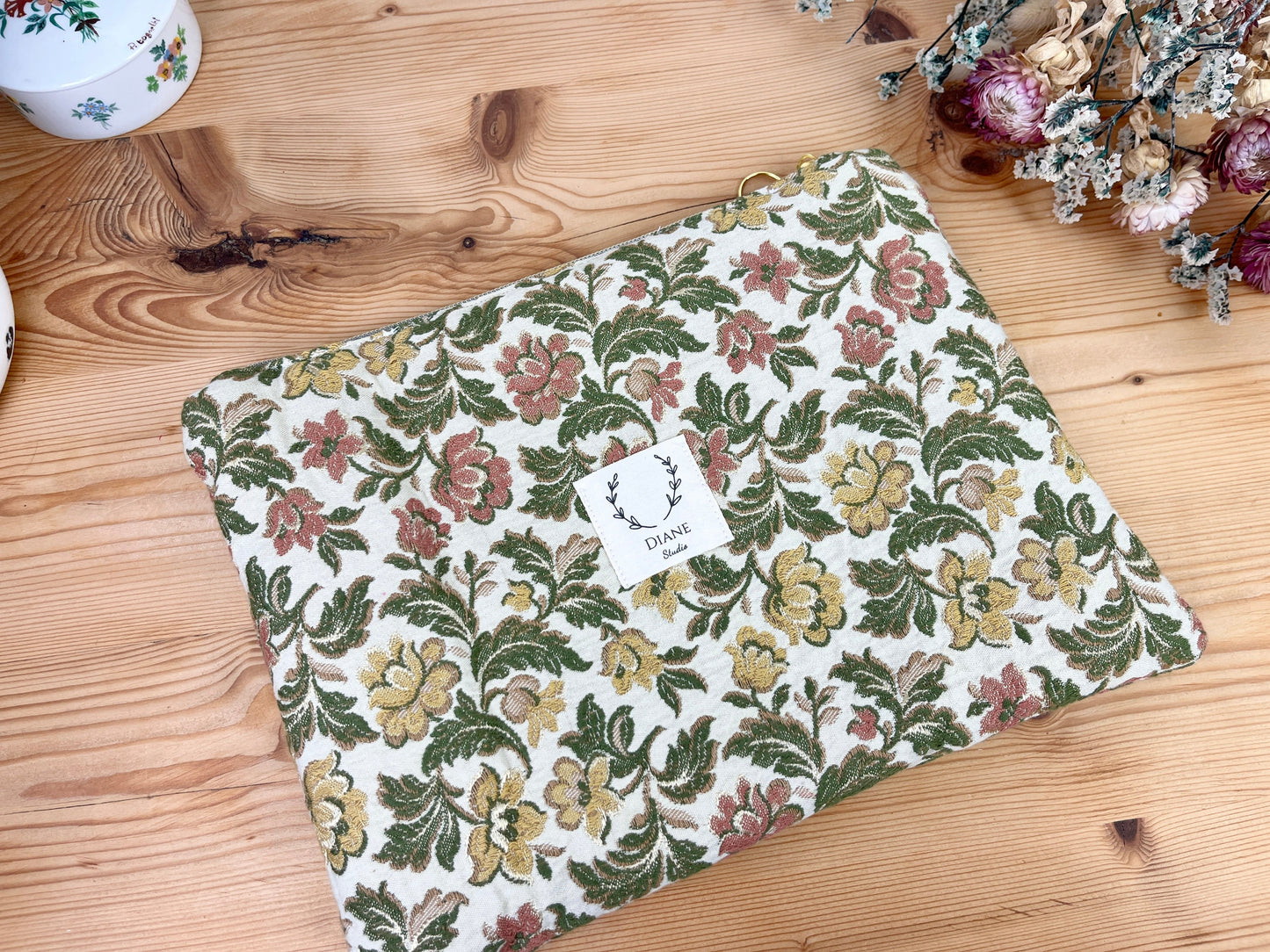 Babette the flat gold jacquard clutch